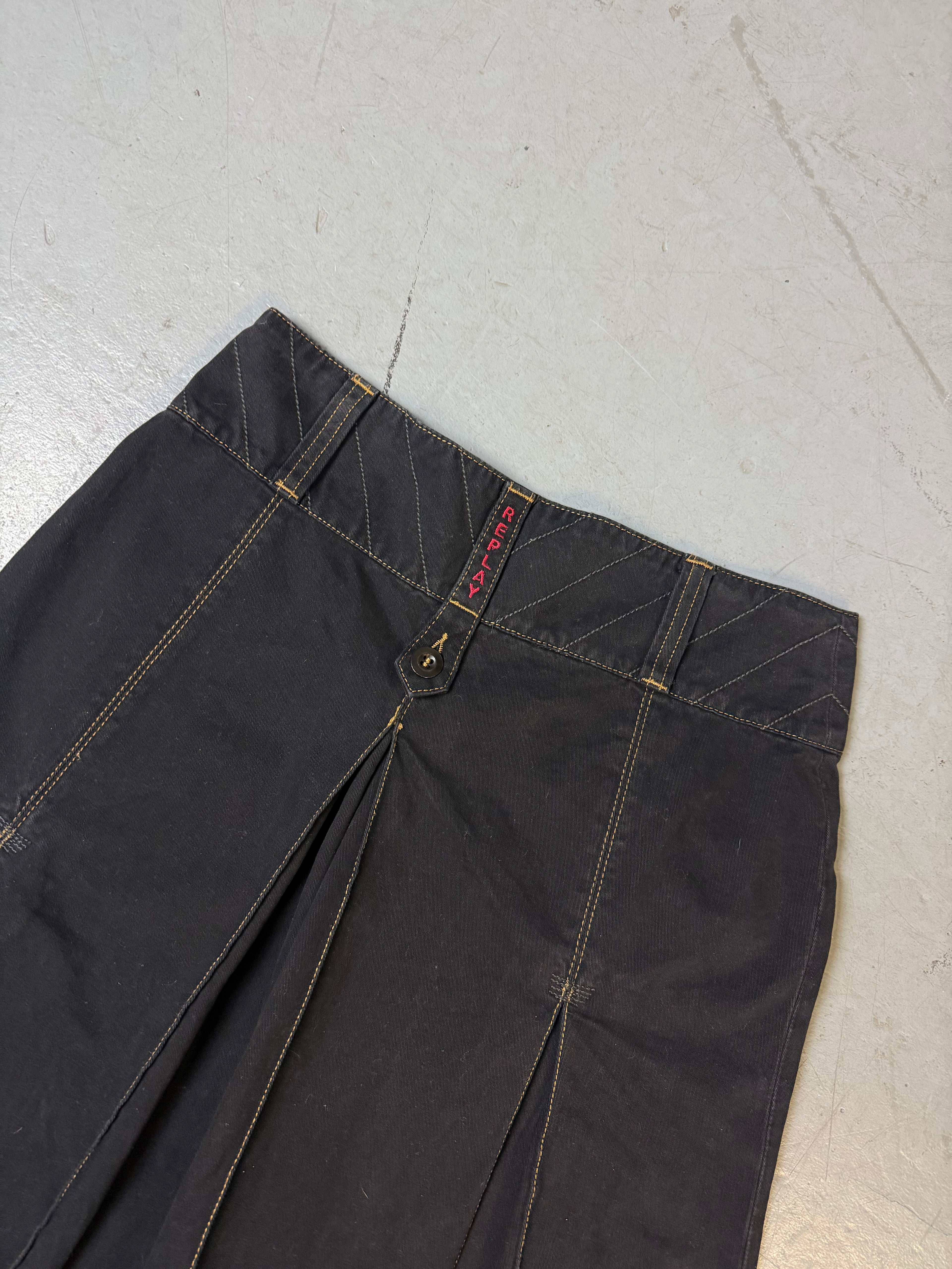 Detailbild von Vintage Replay Black Midi Skirt S/M von hinten