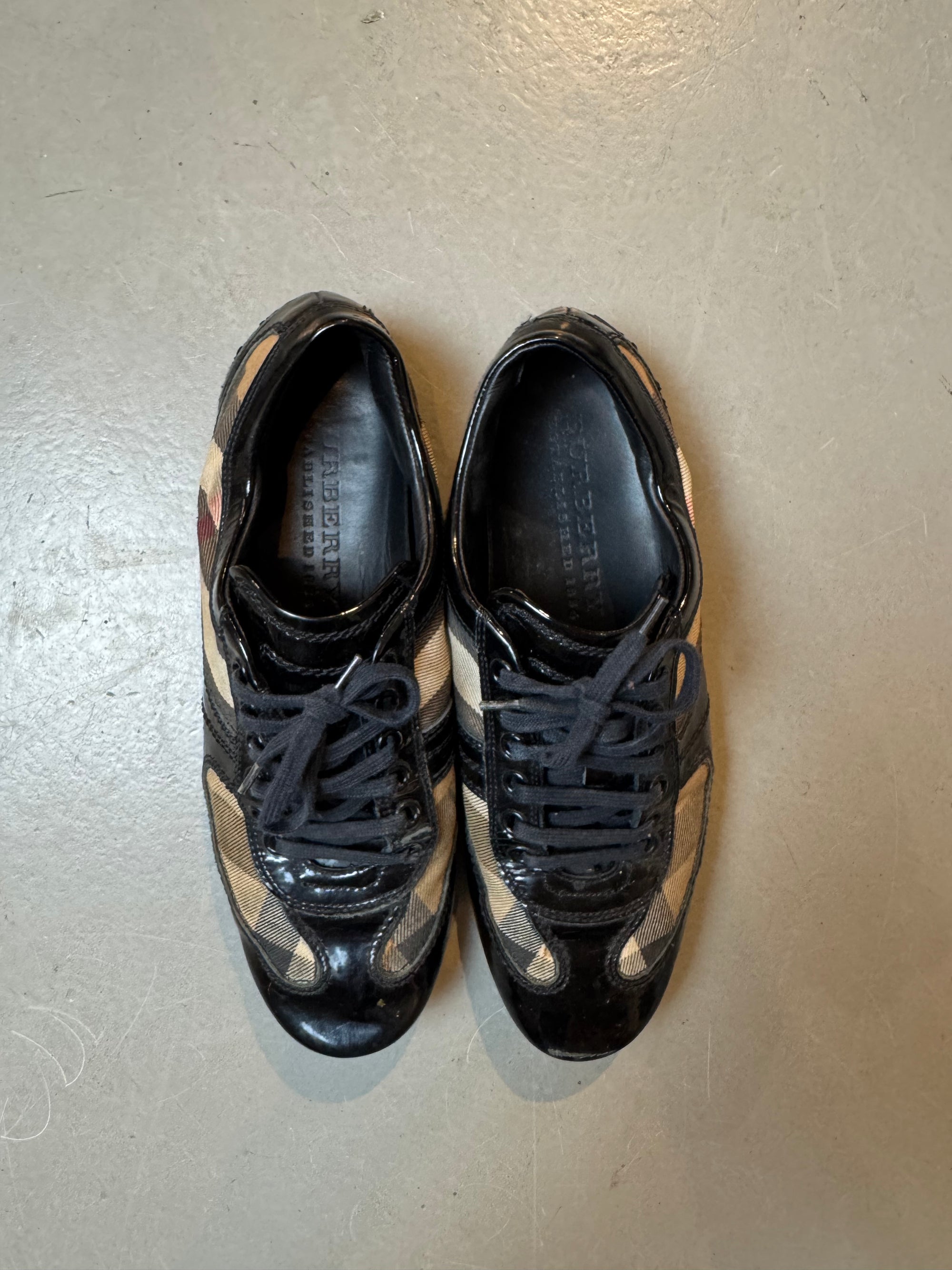 Vintage Black Burberry Flat Sneaker 38