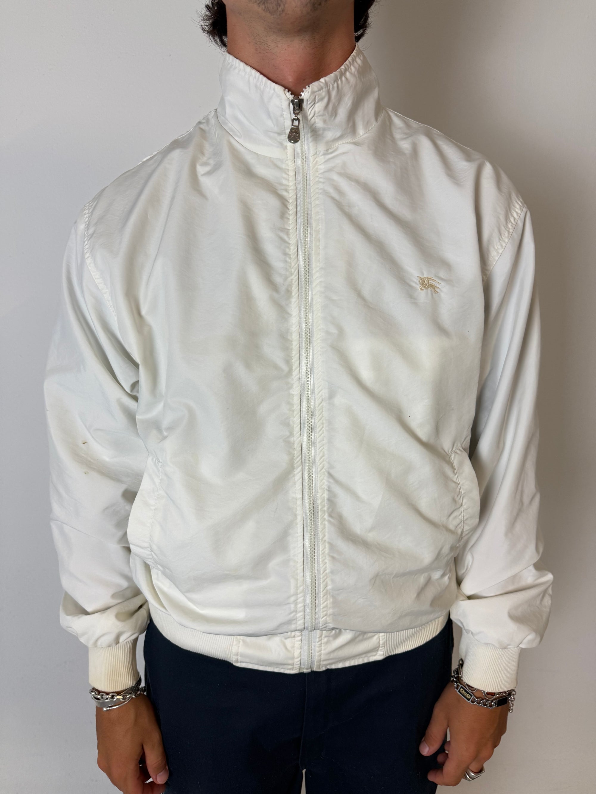 Eine weiße Burberry Regenjacke in L