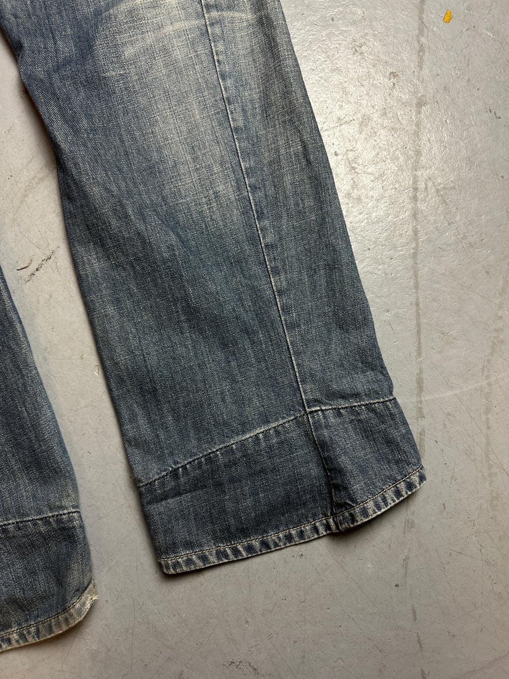 Detailbild von einer Vintage Levis Engineered Denim von Hosenbein