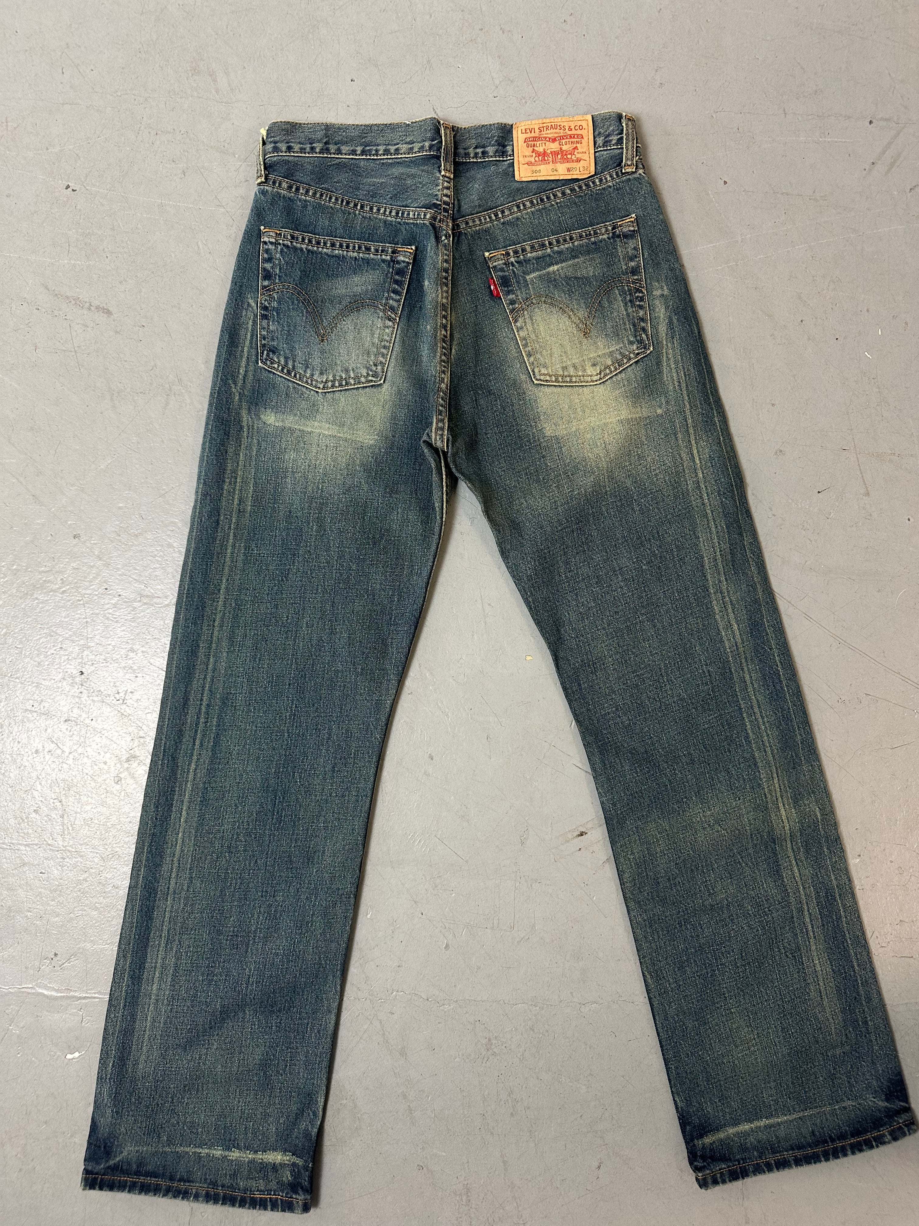 Eine blau grün washed Levi’s baggy denim