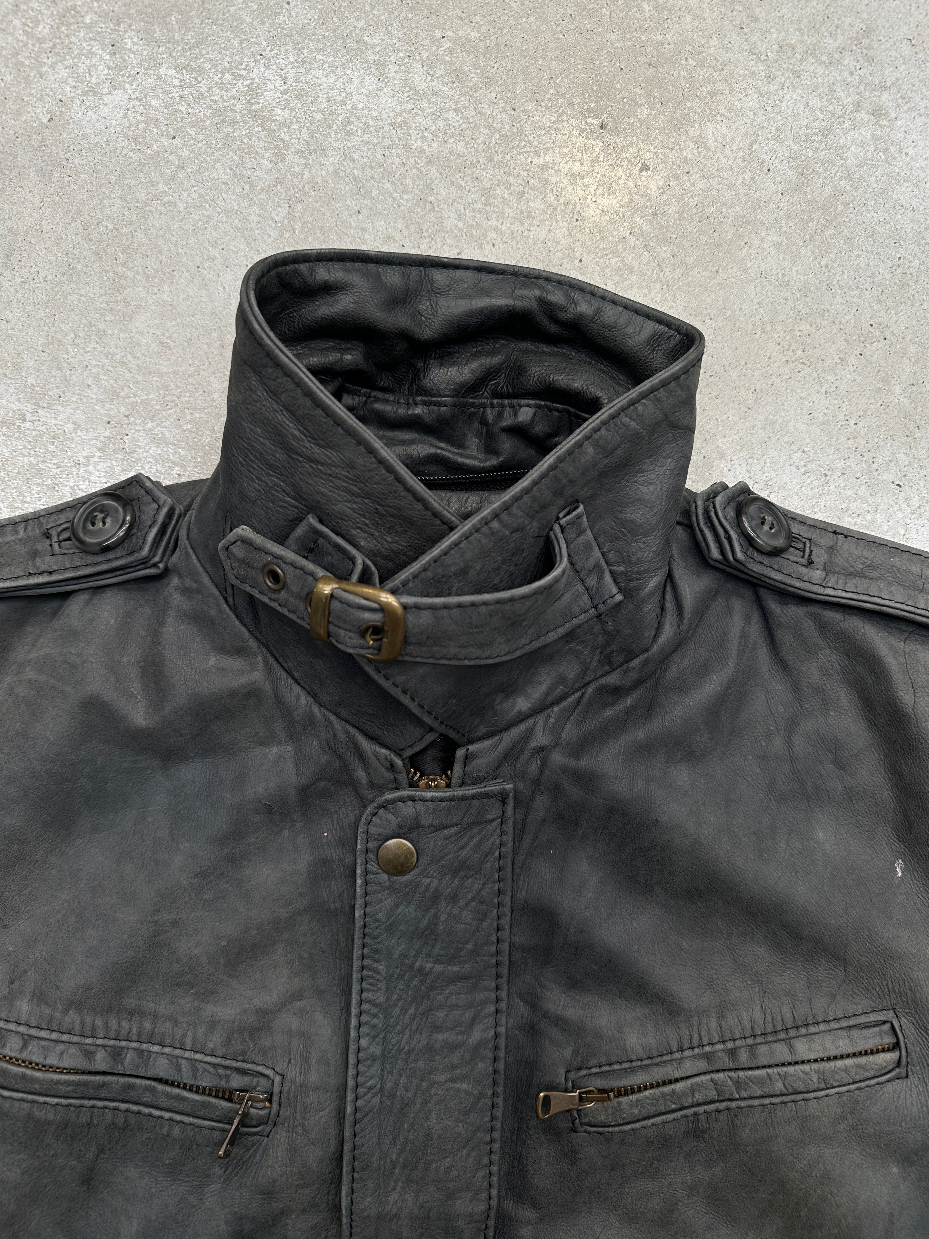 Vintage Grey Italian Leather Jacket Für Männer. Y2K Second Hand 2000s Fashion 