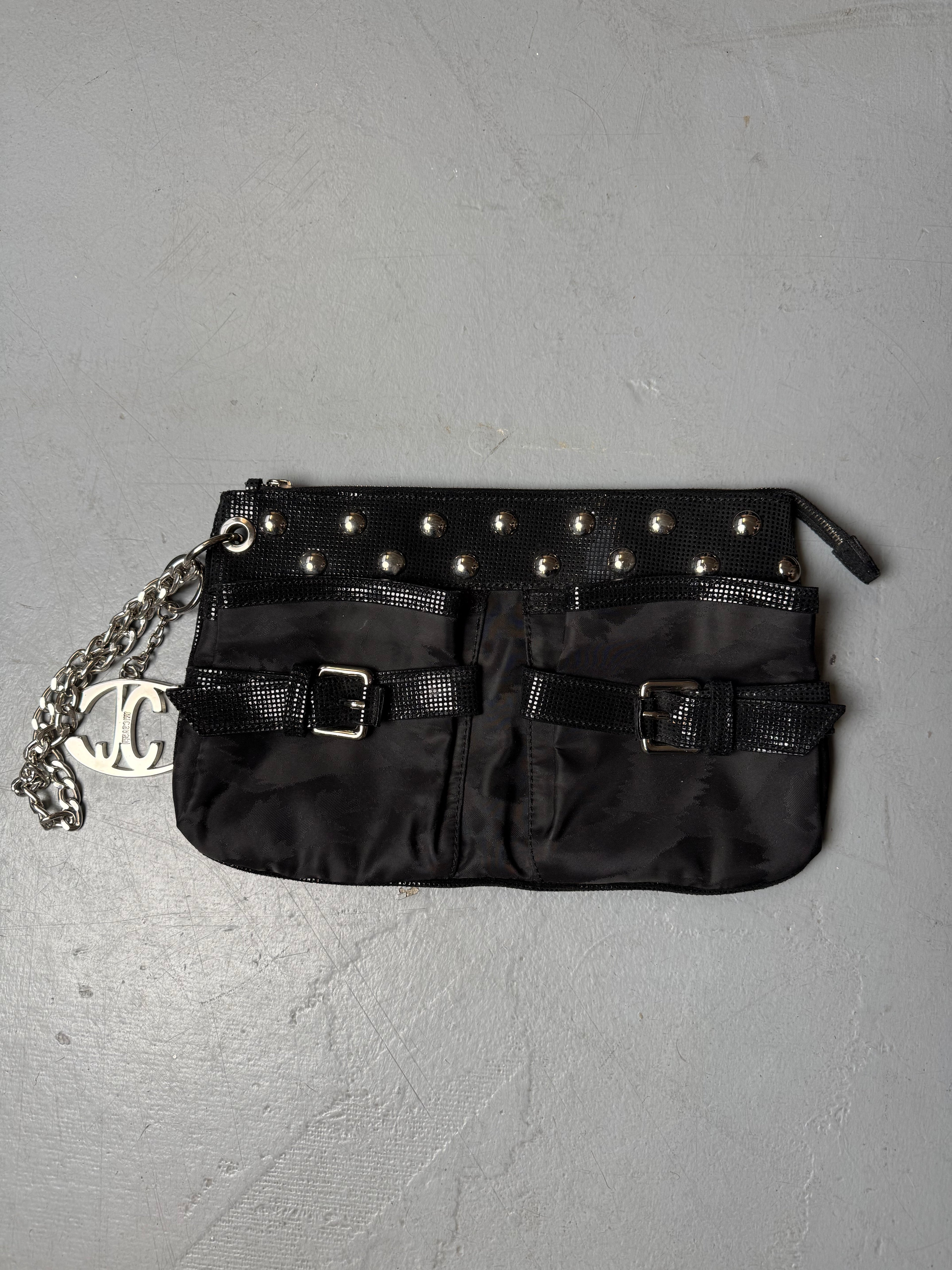 Vintage Just Cavalli Black Studded Clutch with Charms für Damen. Y2K Secondhand 2000s Fashion.