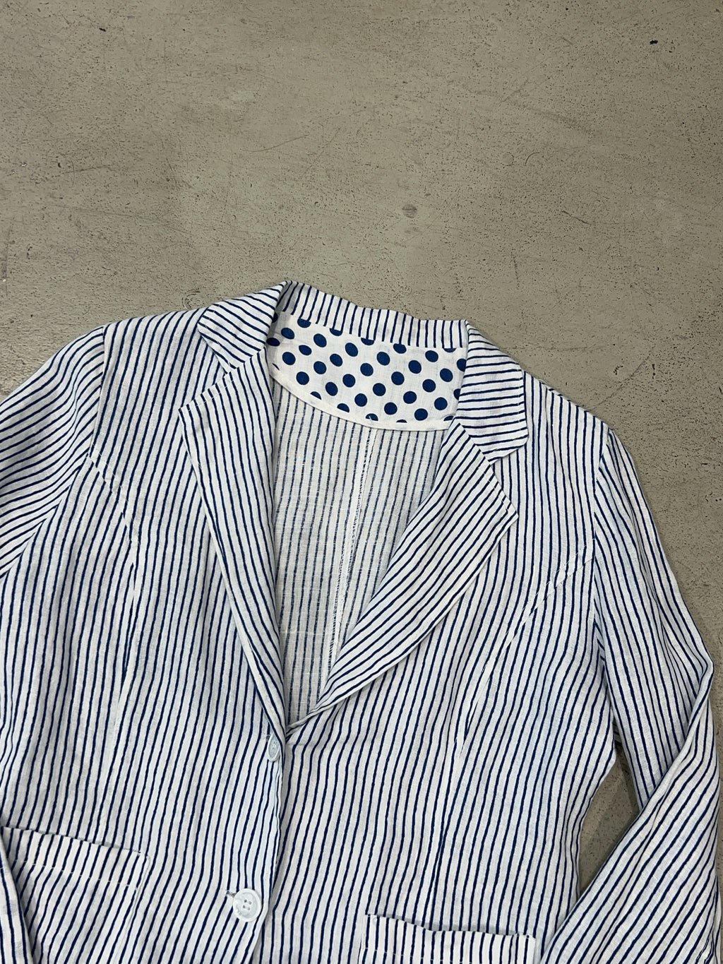 Vintage Striped Blazer für Damen. Y2K Second Hand 2000s Fashion.