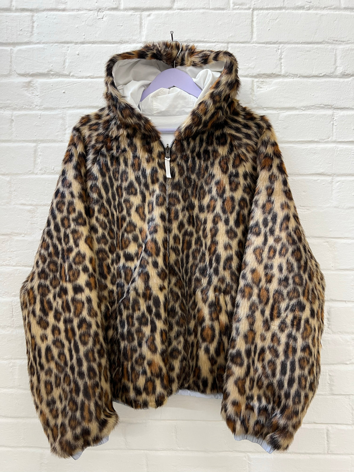 Supreme Faux Fur Reversible Hooded Jacke (M) Vintage Supreme Jacke mit Leopard Faux Fur inside Still Thrifting Vintage Shop