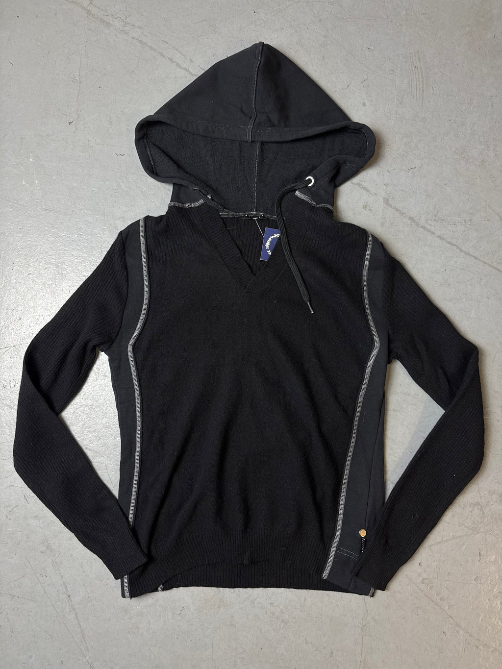 Vintage Sisley Black Hooded Longsleeve M/L