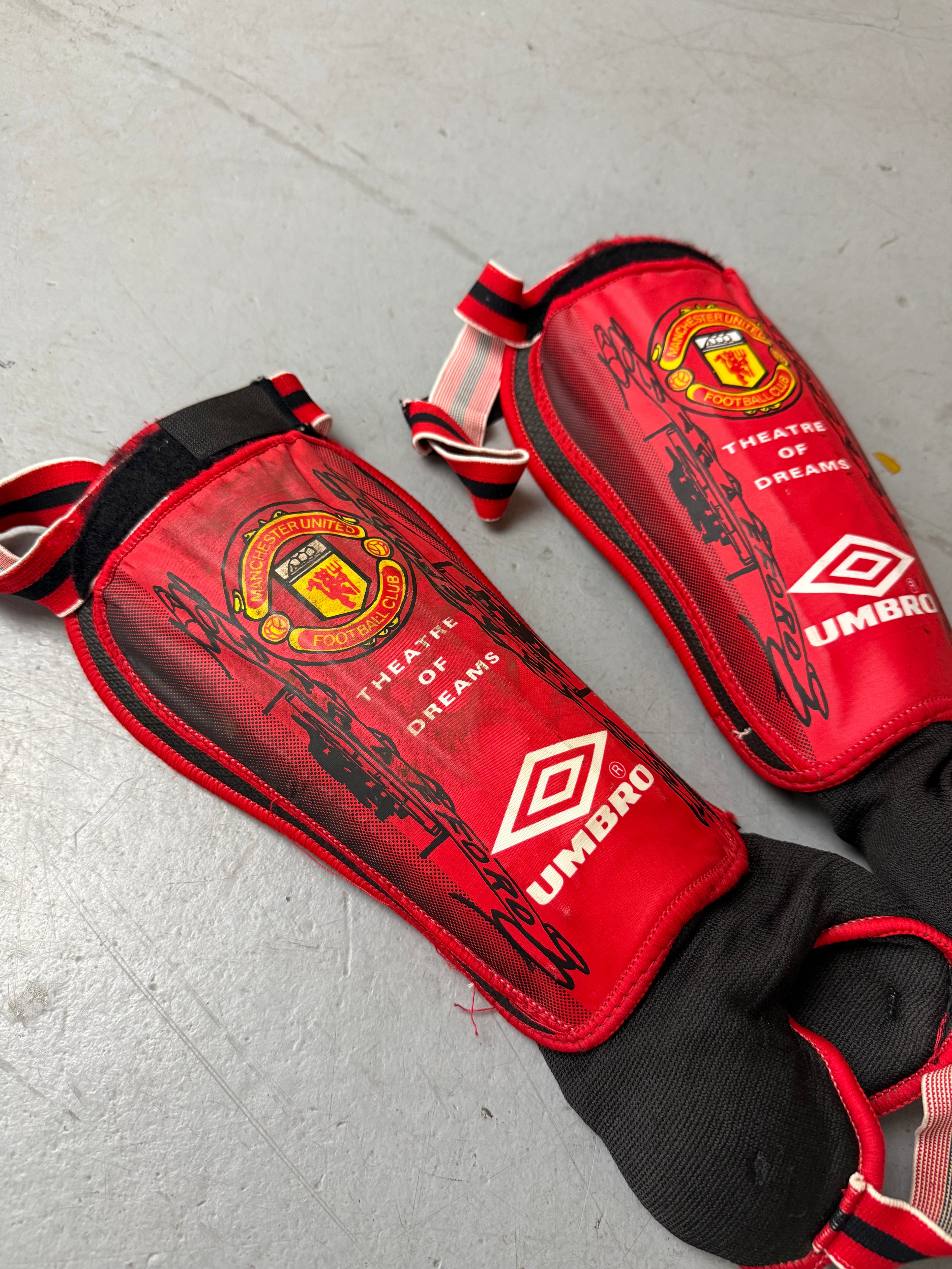 Vintage Umbro Manchester United Shinguard. Y2K Secondhand 2000s Fashion.