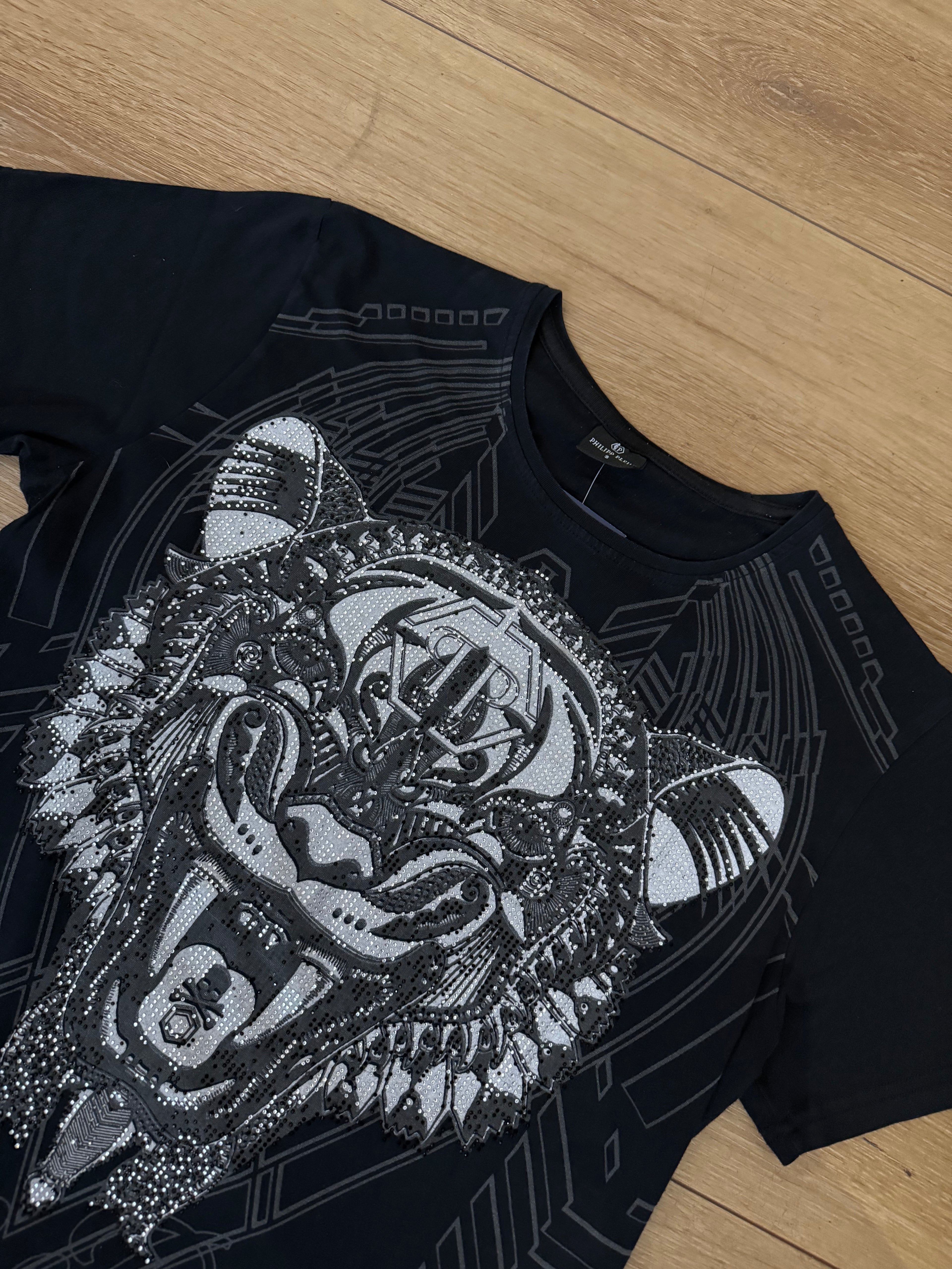 Detailbild Vintage Philipp Plein Rhinestone Tiger T-Shirt von vorne 
