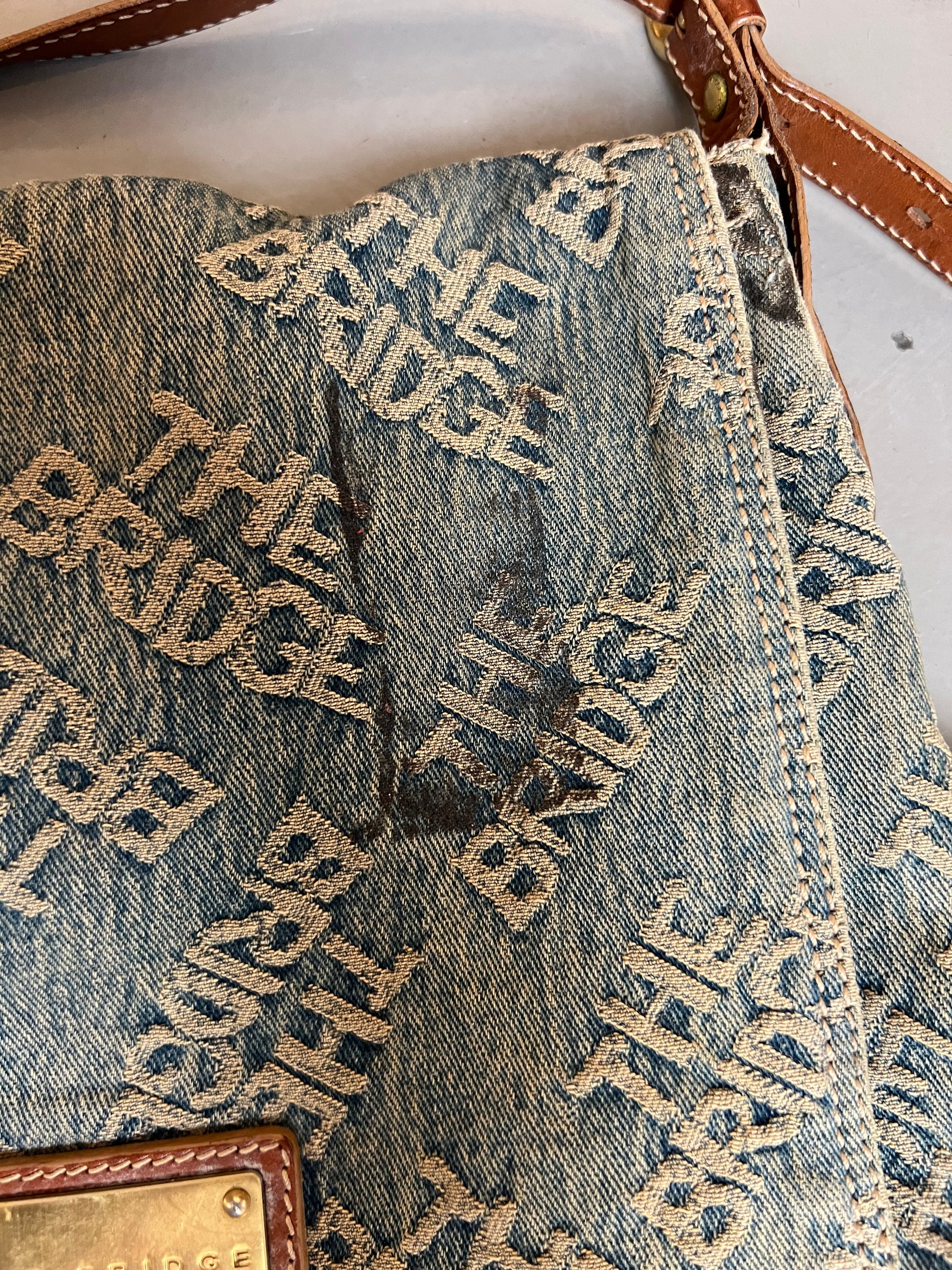 Produkt Bild Vintage The Bridge Jeans Leather Sling Bag von vorne Detail Print
