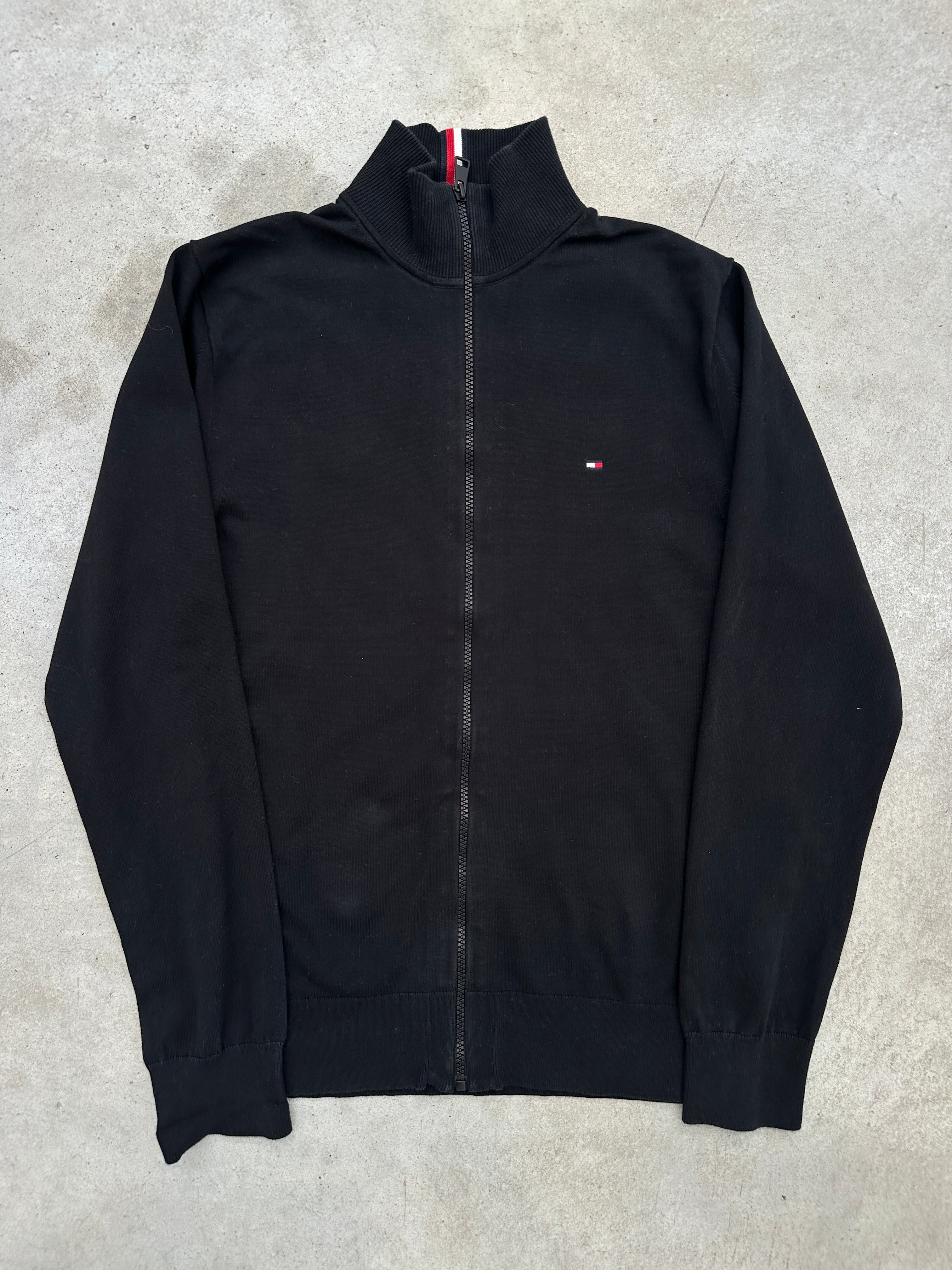 Vintage Tommy Hilfiger Black Knit Zip Sweater für Herren. Y2K Second Hand 2000s Fashion