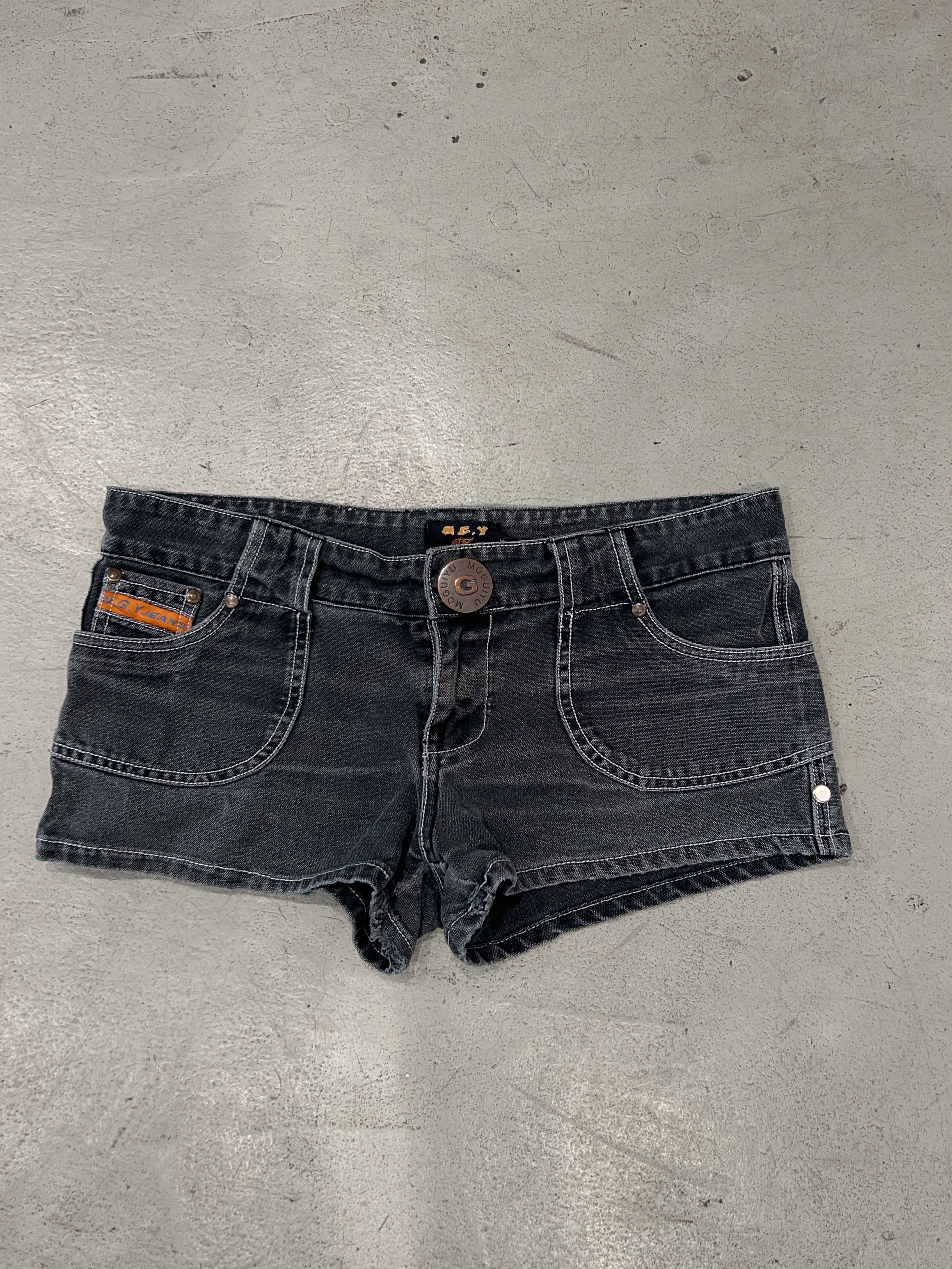 Vintage Grey Hot Pants für Damen. Y2K Second Hand 2000s Fashion.