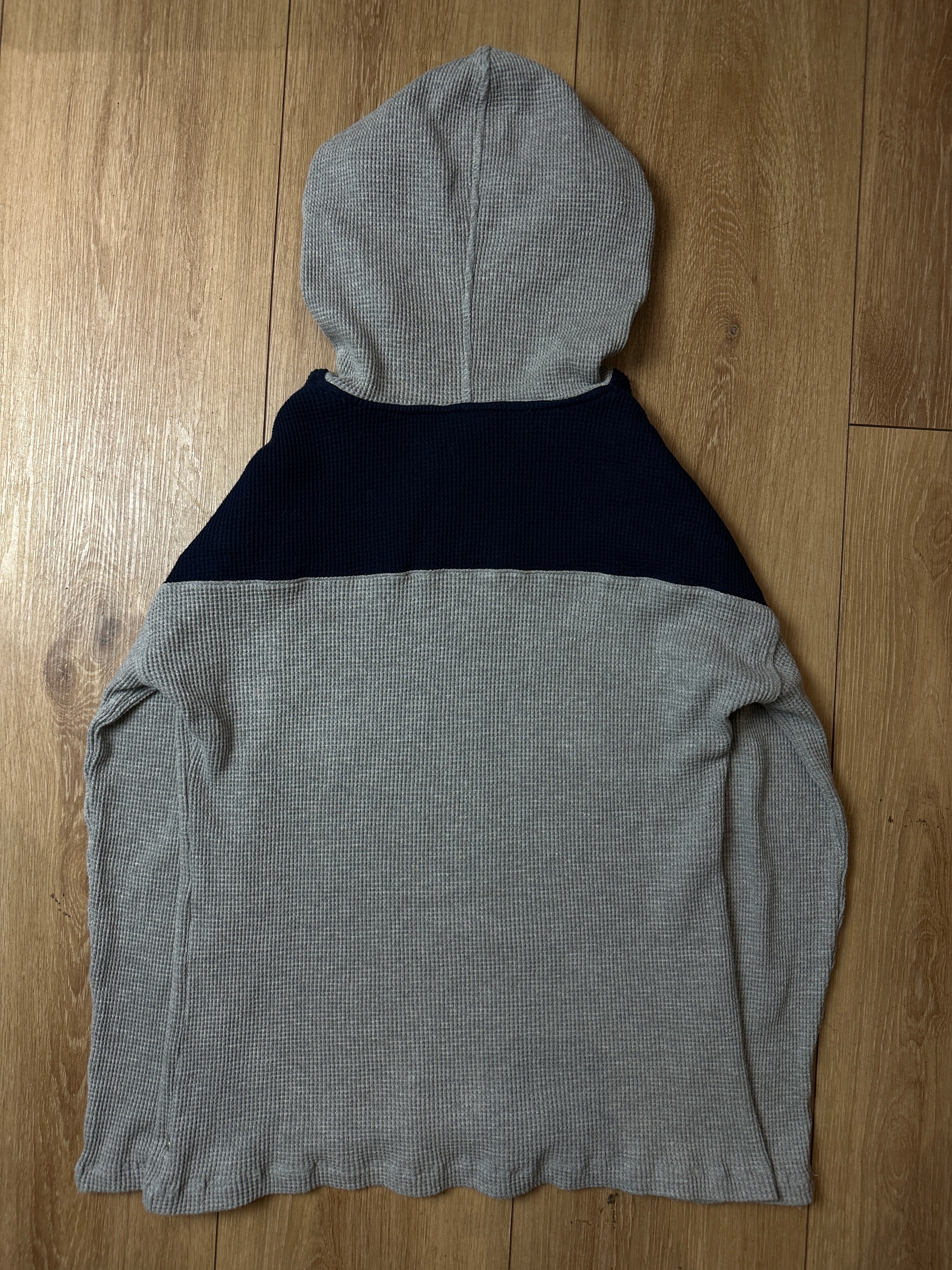 Produktbild von einem Vintage Polo Jeans Hoodie von hinten