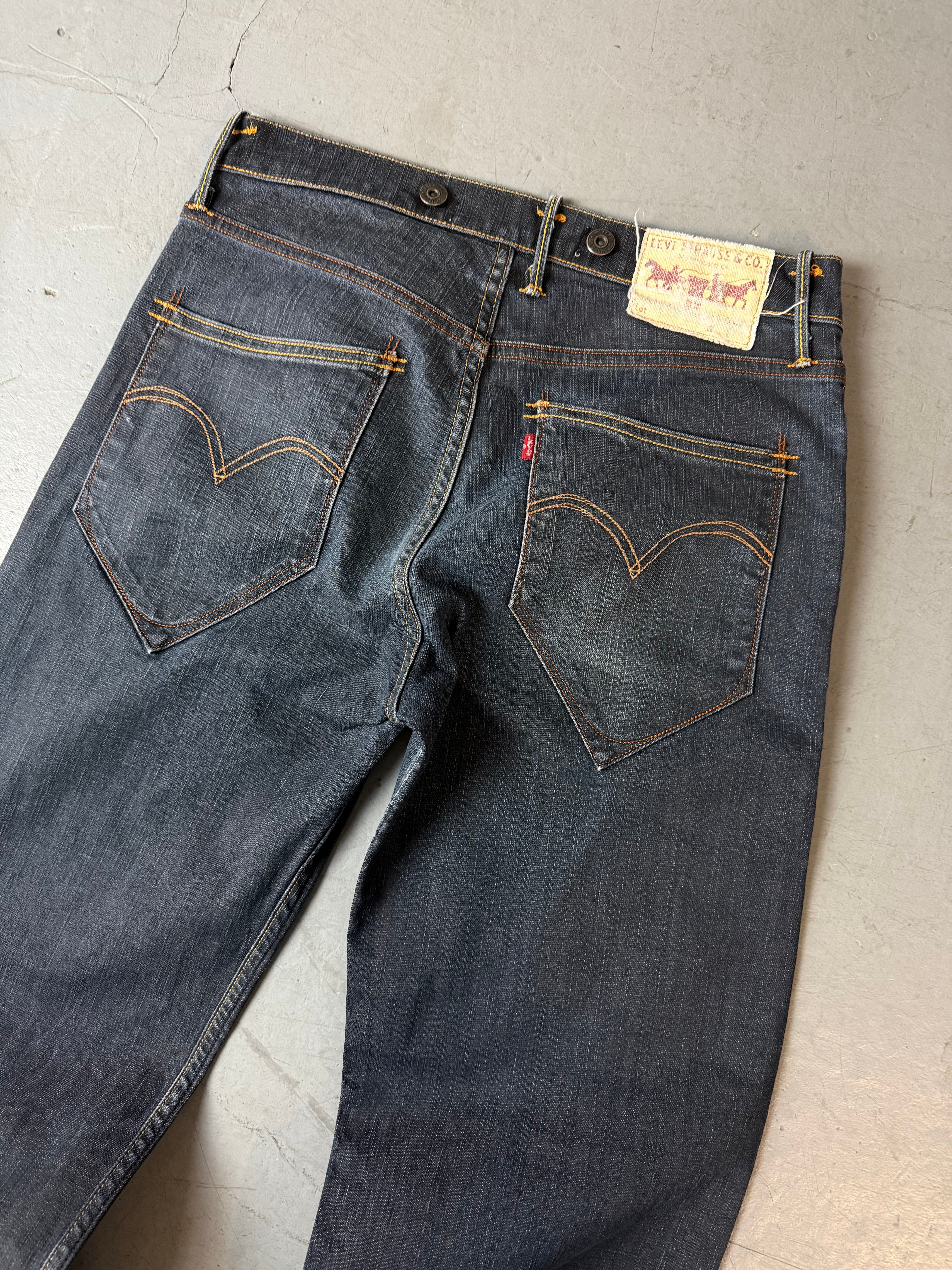 Vintage Levis 503 Loose Straight Leg Denim für Herren. Y2K Second Hand 2000s Fashion