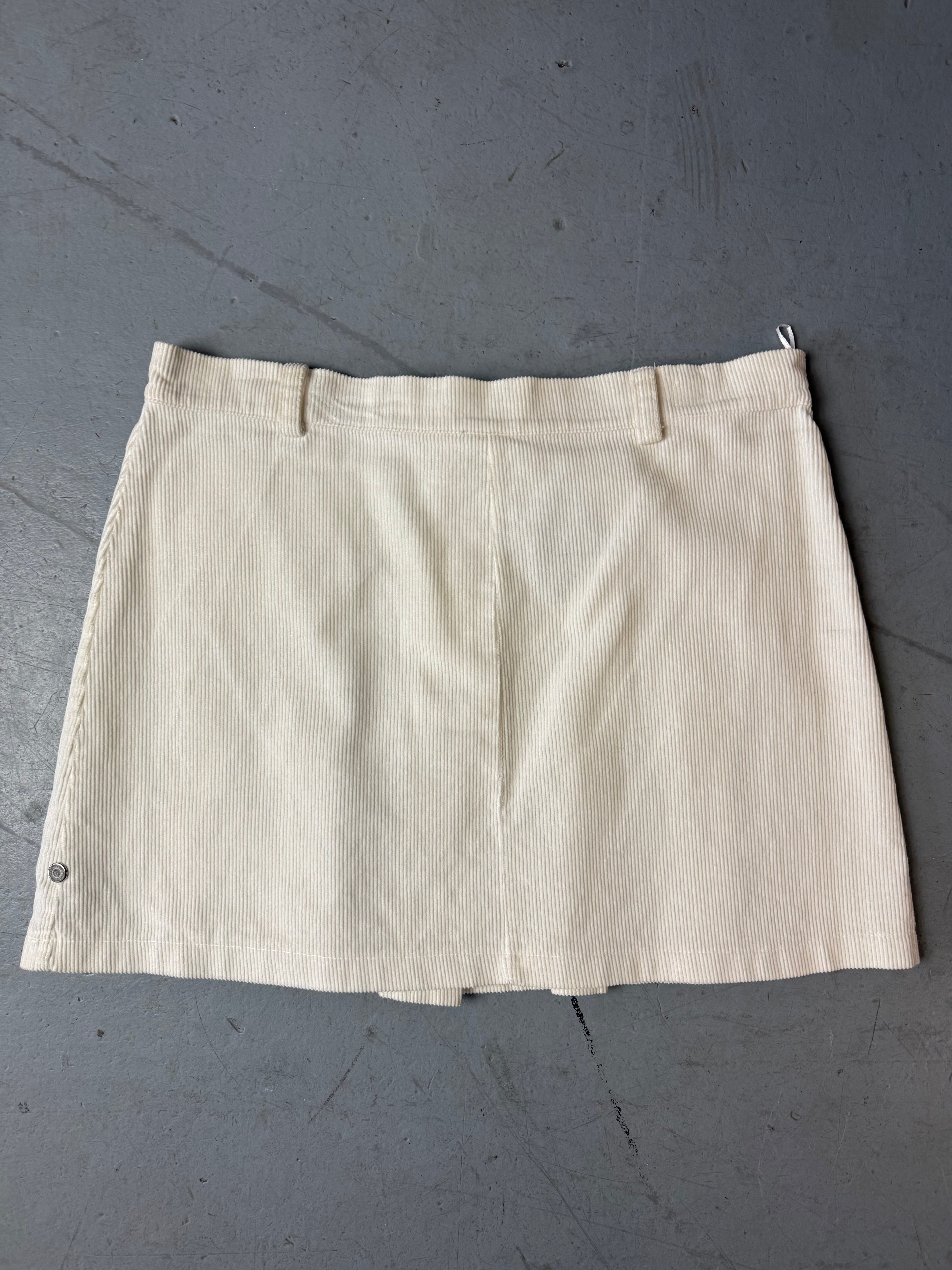 Vintage White Pleated Cord Mini Skirt für Damen. Y2K Secondhand 2000s Fashion.