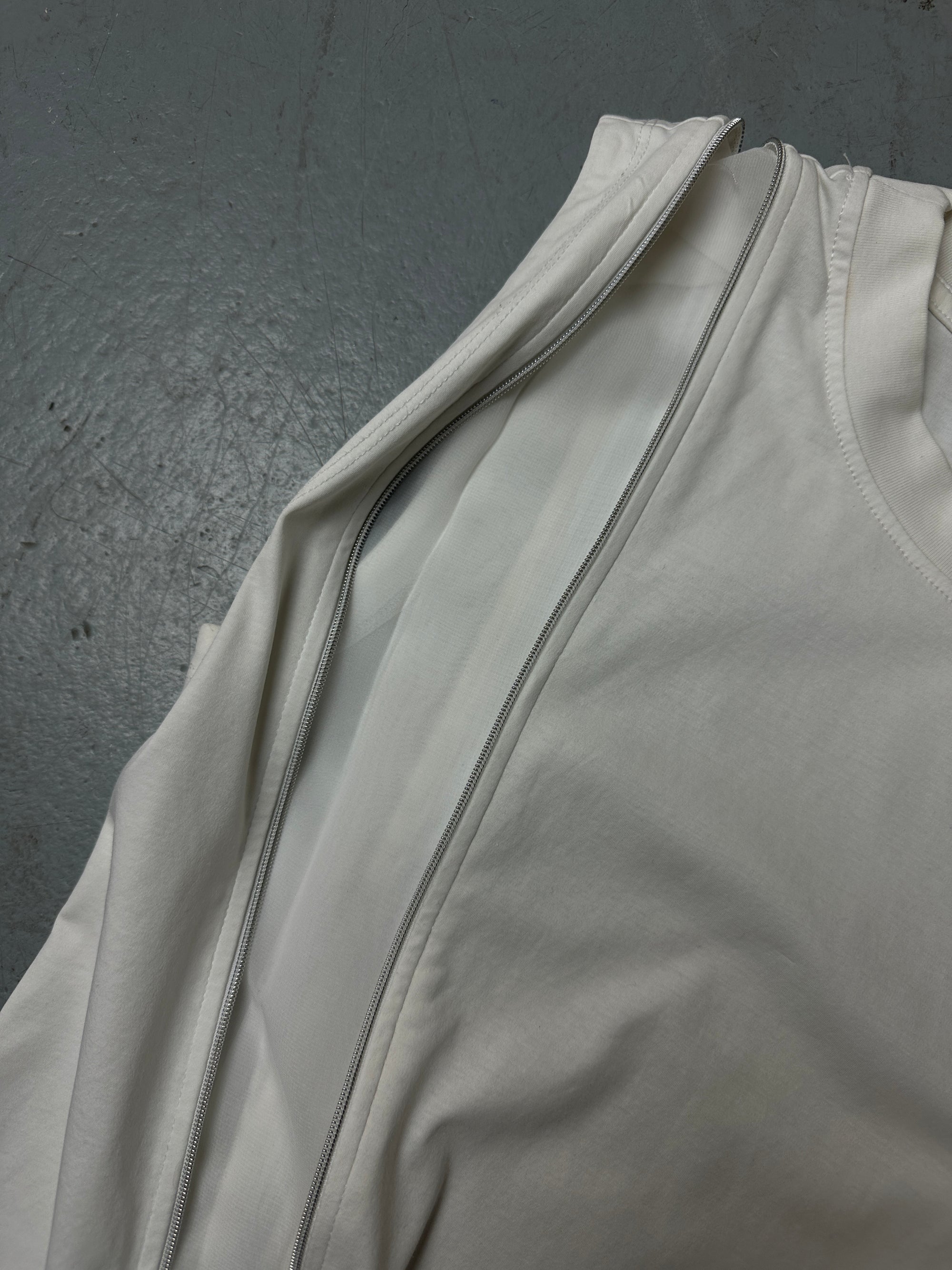 Detailliertes Produktbild von Vintage White Multizip Diesel Tank XS/S von vorne