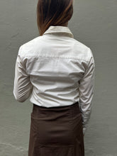 Laden Sie das Bild in den Galerie-Viewer, Vintage Alviero Martini White Button-Up Shirt M/L