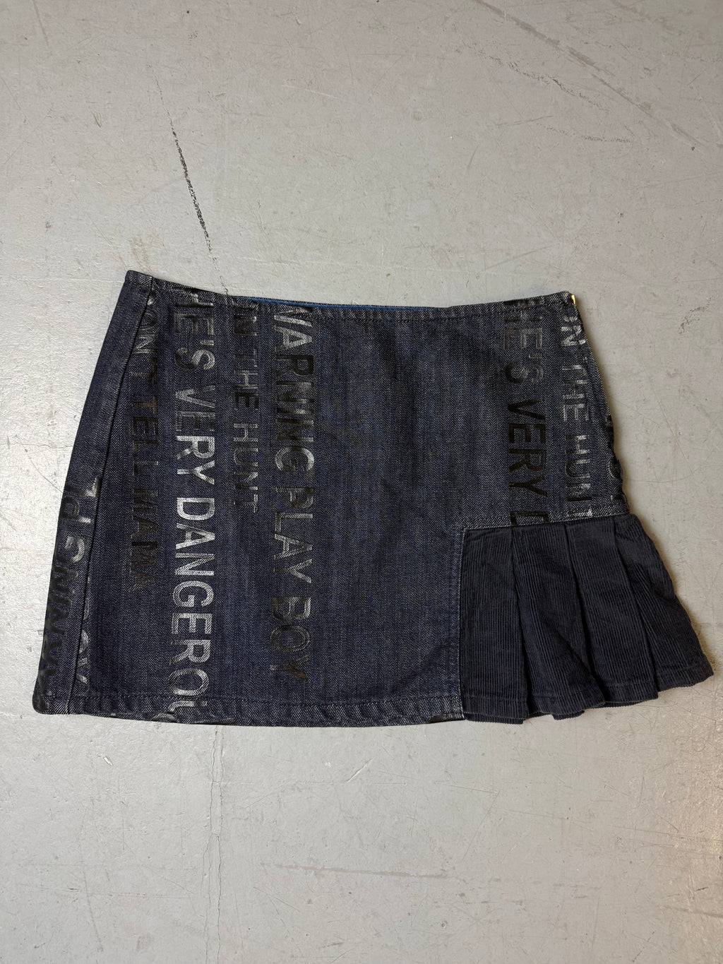 Vintage Sisley Printed Denim Mini Skirt S/M
