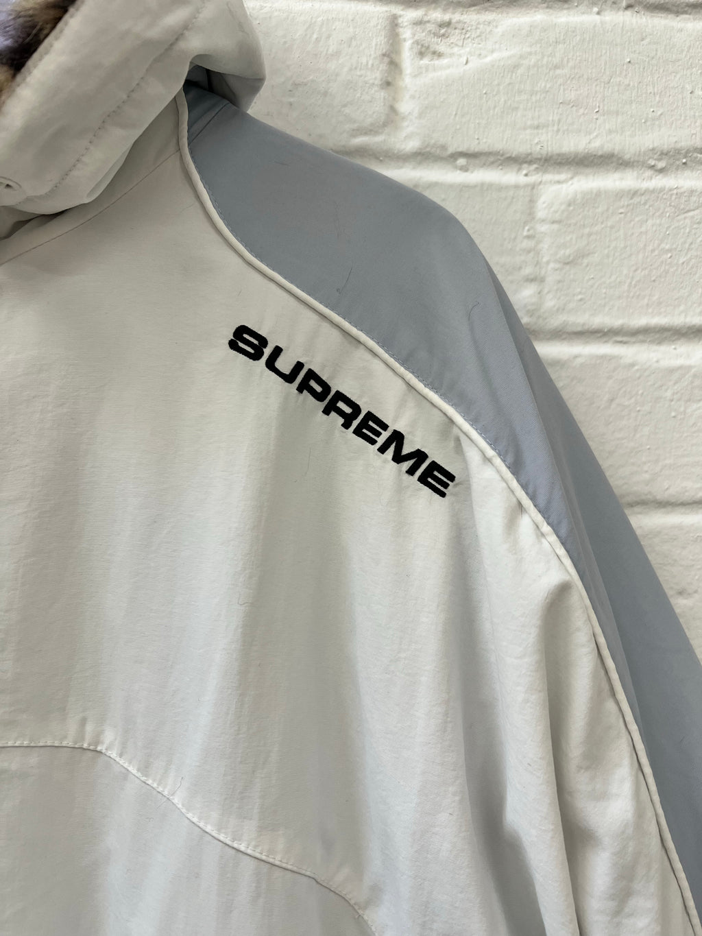 Supreme Faux Fur Reversible Hooded Jacke (M) Vintage Supreme Jacke mit Leopard Faux Fur inside Still Thrifting Vintage Shop