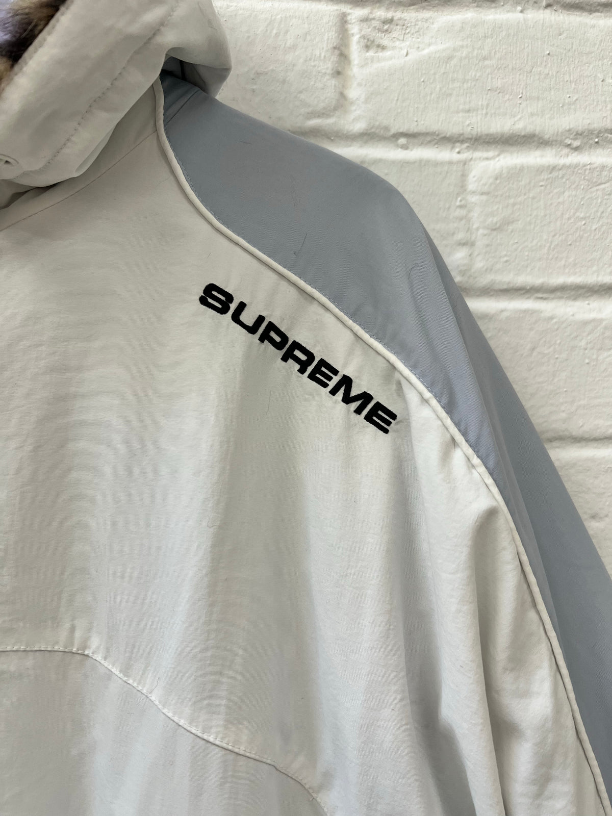 Supreme Faux Fur Reversible Hooded Jacke (M) Vintage Supreme Jacke mit Leopard Faux Fur inside Still Thrifting Vintage Shop