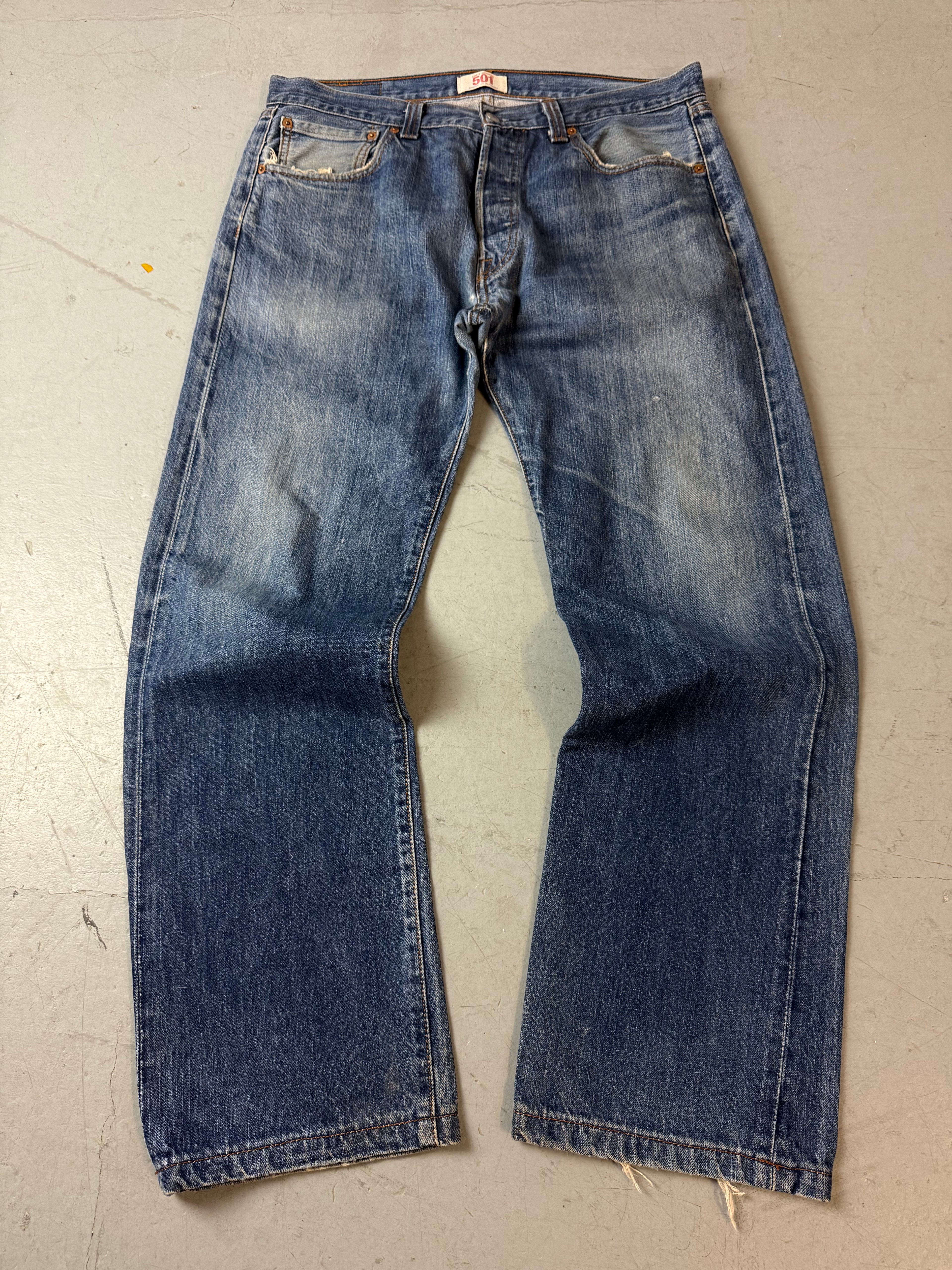 Vintage Levis 501 Baggy Straight Leg Denim für Herren. Y2K Second Hand 2000s Fashion