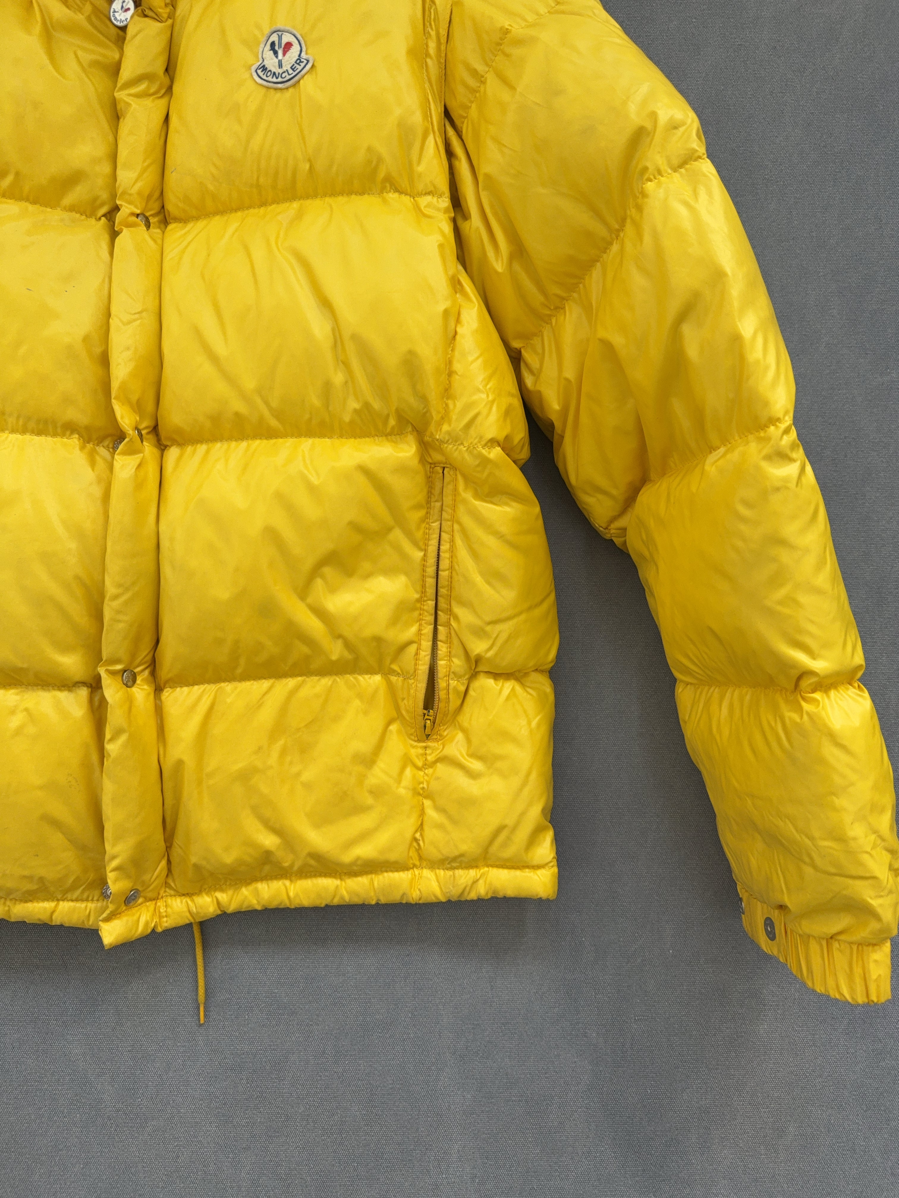 Vintage Moncler Puffer (XL)