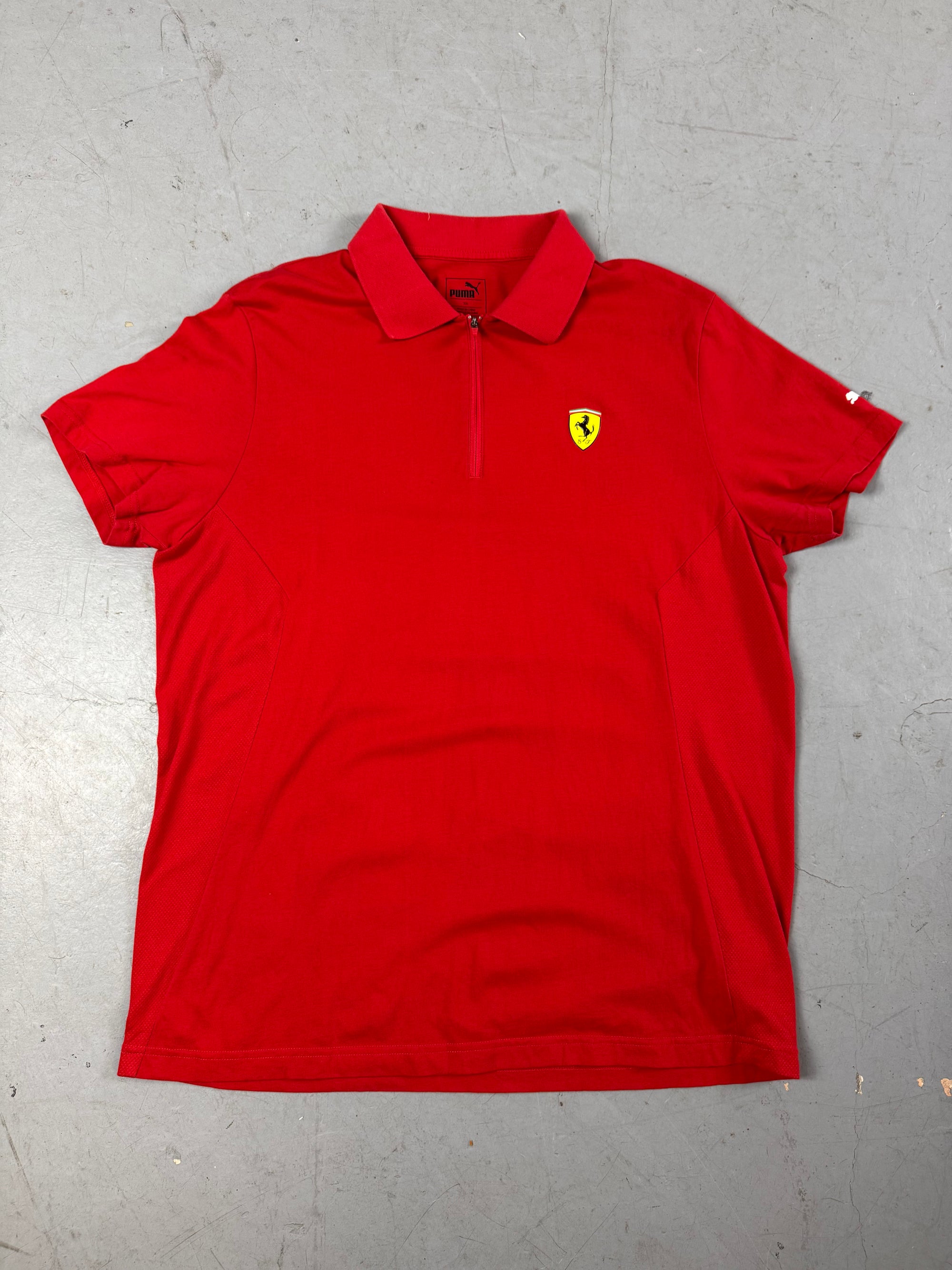 Produktbild von einem Vintage Puma Ferrari Red Polo T-Shirt von vorne