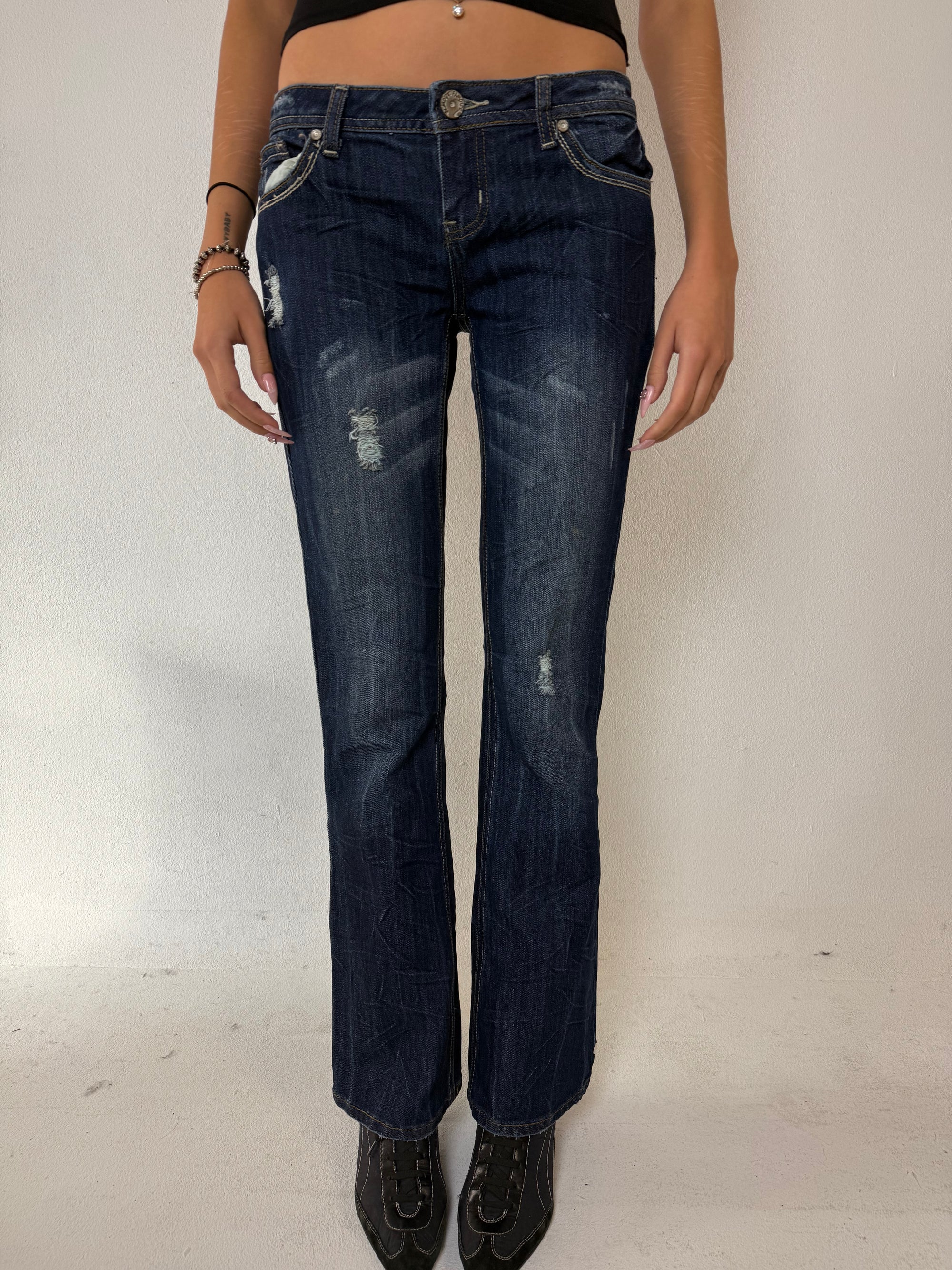 Eine dunkelblaue low waist denim bootcut von almost famous in S