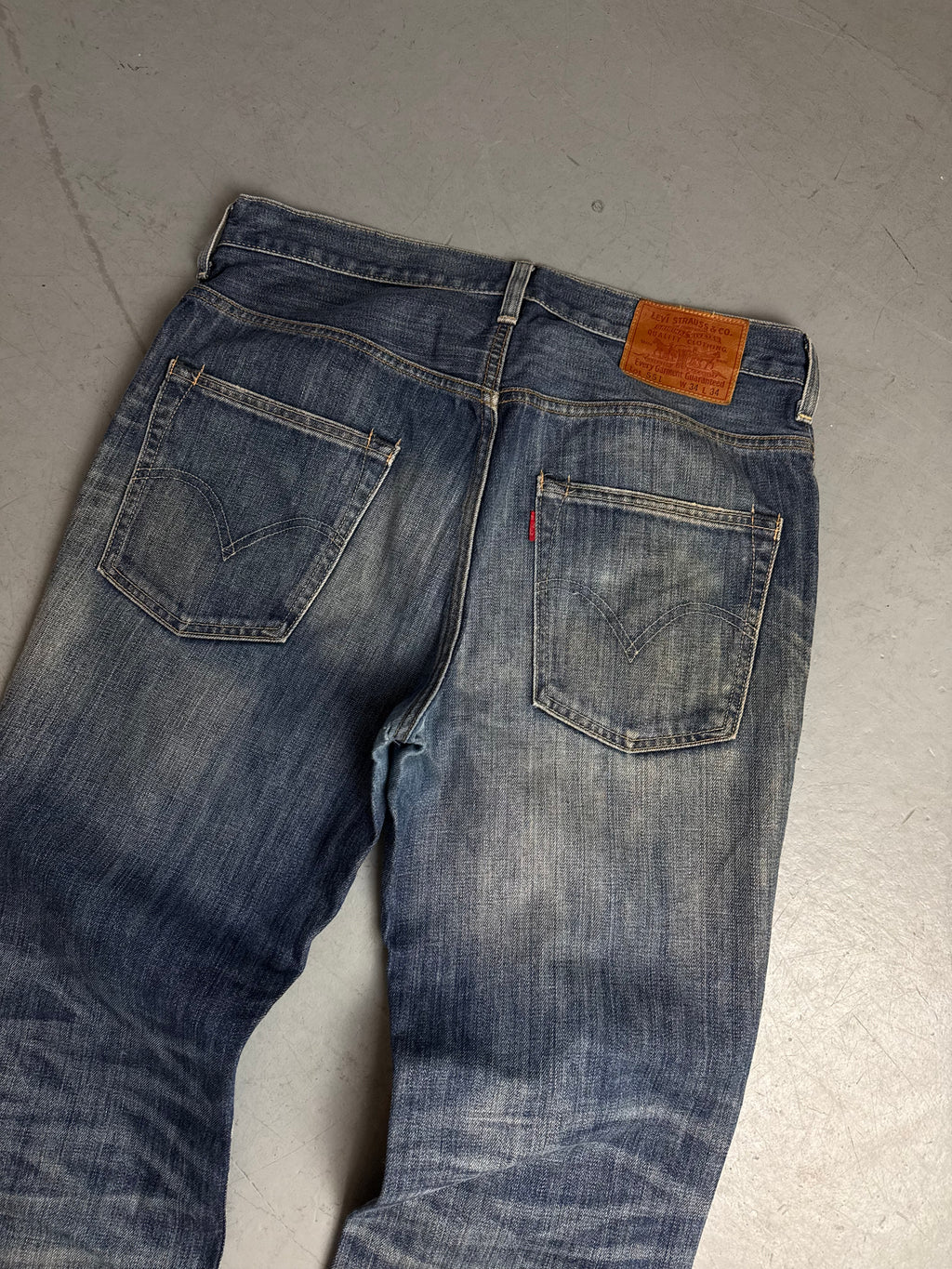 Levi’s 551 straight leg denim Jeans für Herren. Vintage Y2K Second Hand Fashion. 