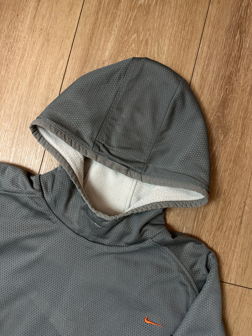 Detailbild Vintage Nike Double Layered Hoodie von der Kapuze 