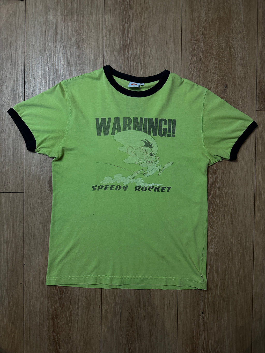 Ein grünes vintage looney tunes Tshirt Y2K 