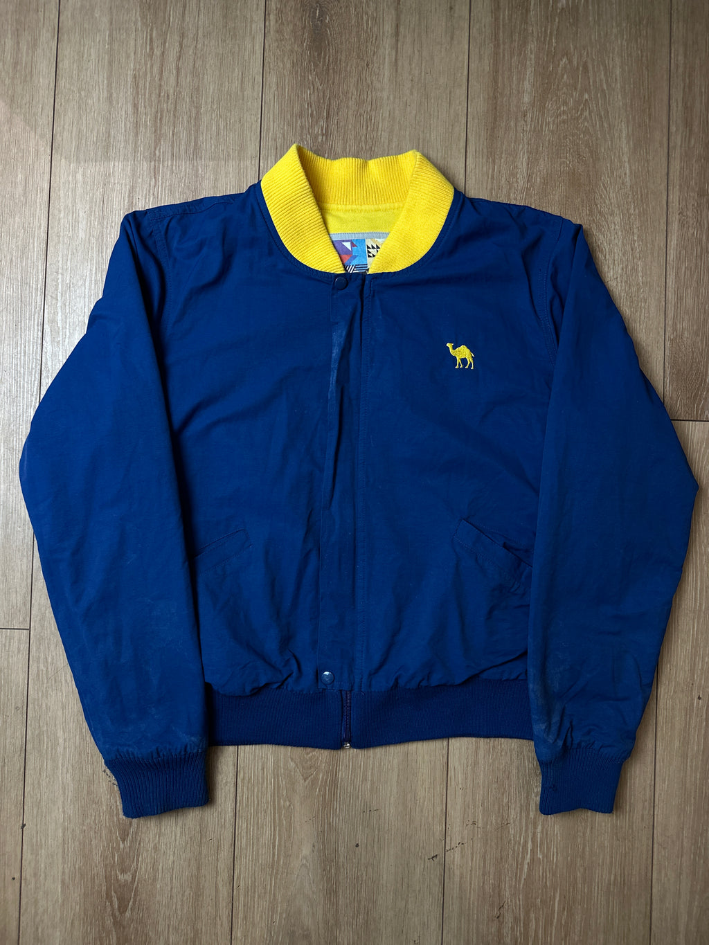 Produktbild von einer Vintage Camel Bomber Jacket von vorne