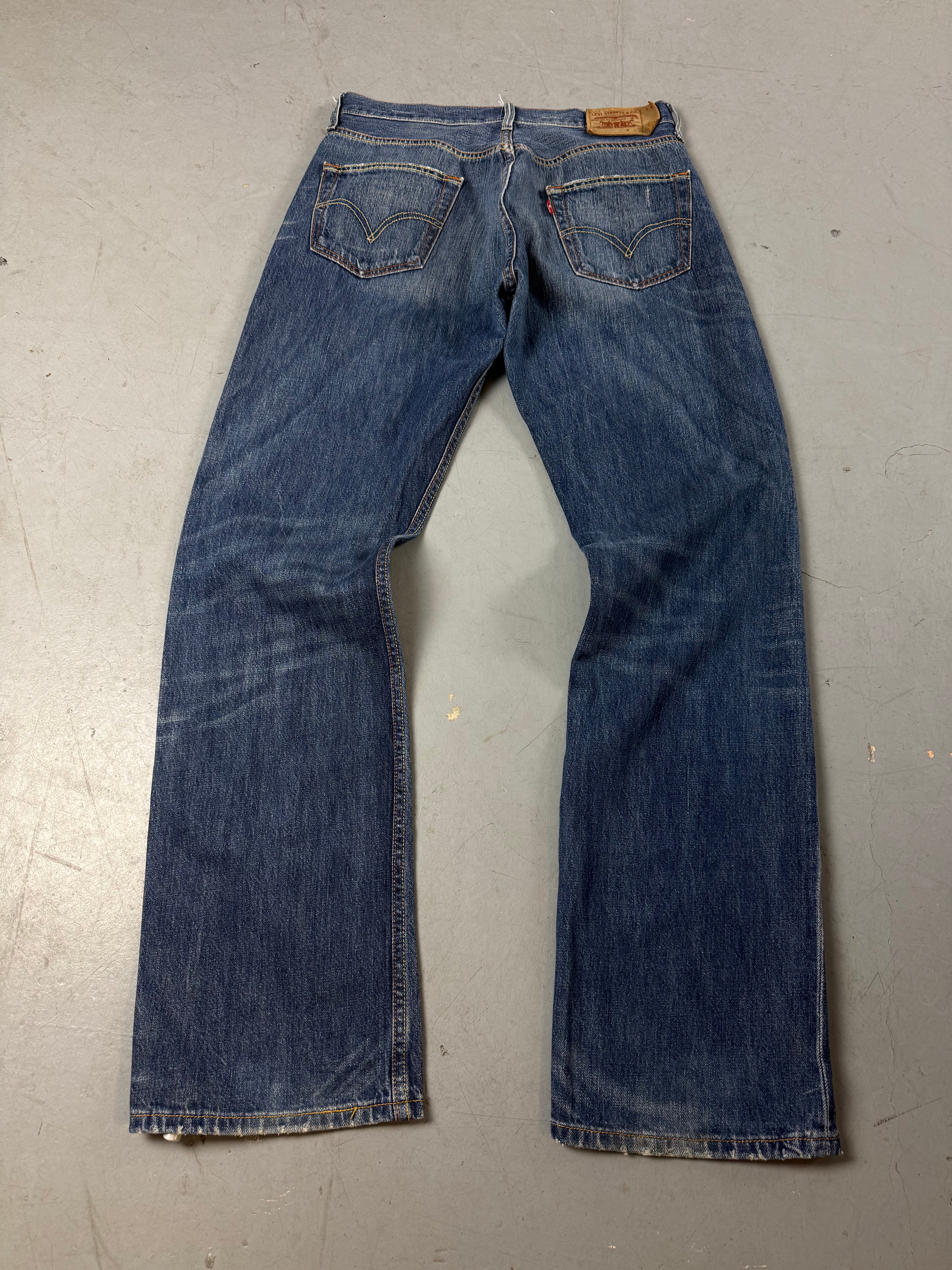 Produktbild von Vintage Levi’s Dark Blue Straight Fit Denim S/M von vorne