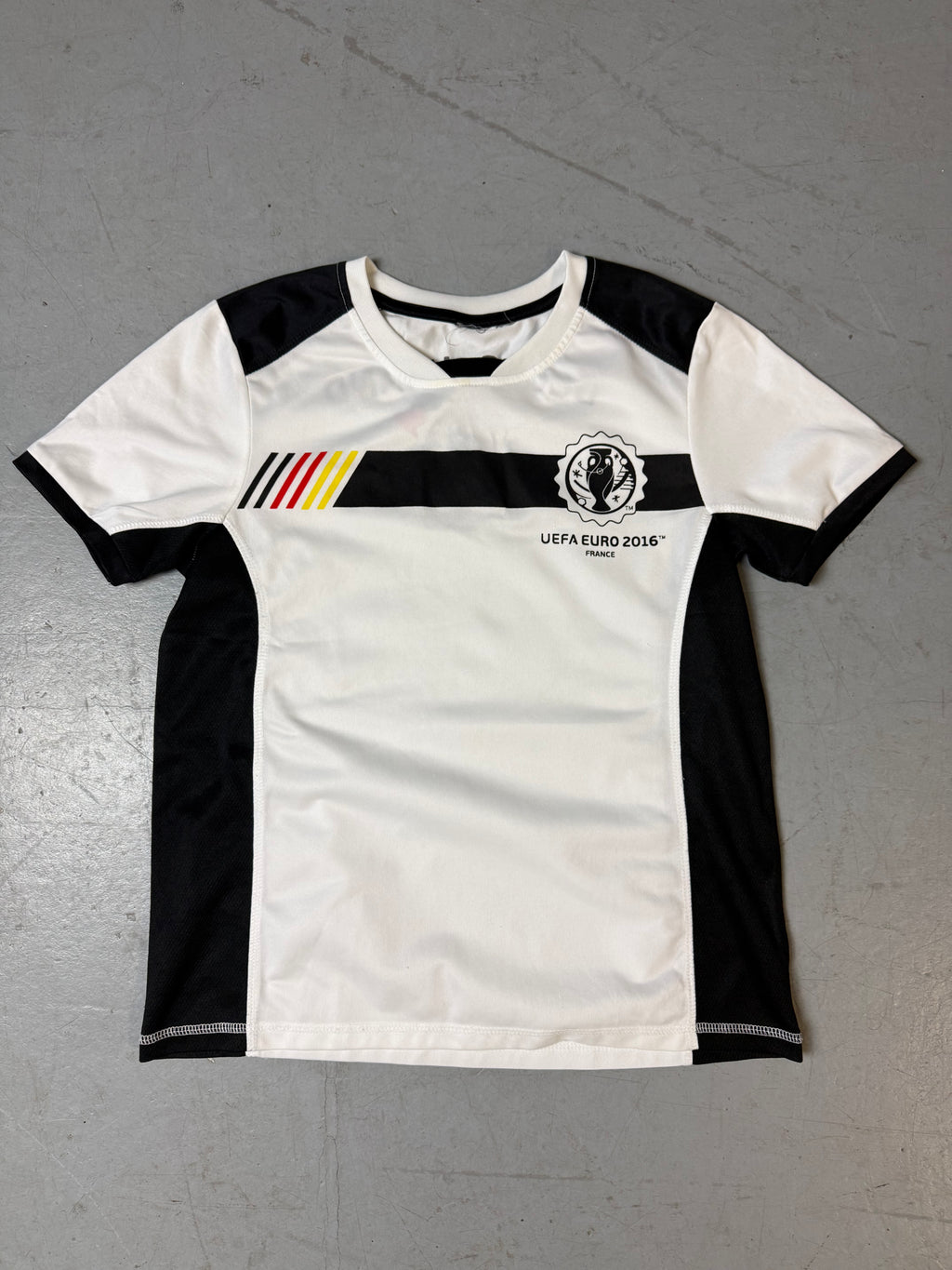 Produktbild von einem Vintage UEFA Euro 2016 Fan Jersey von vorne