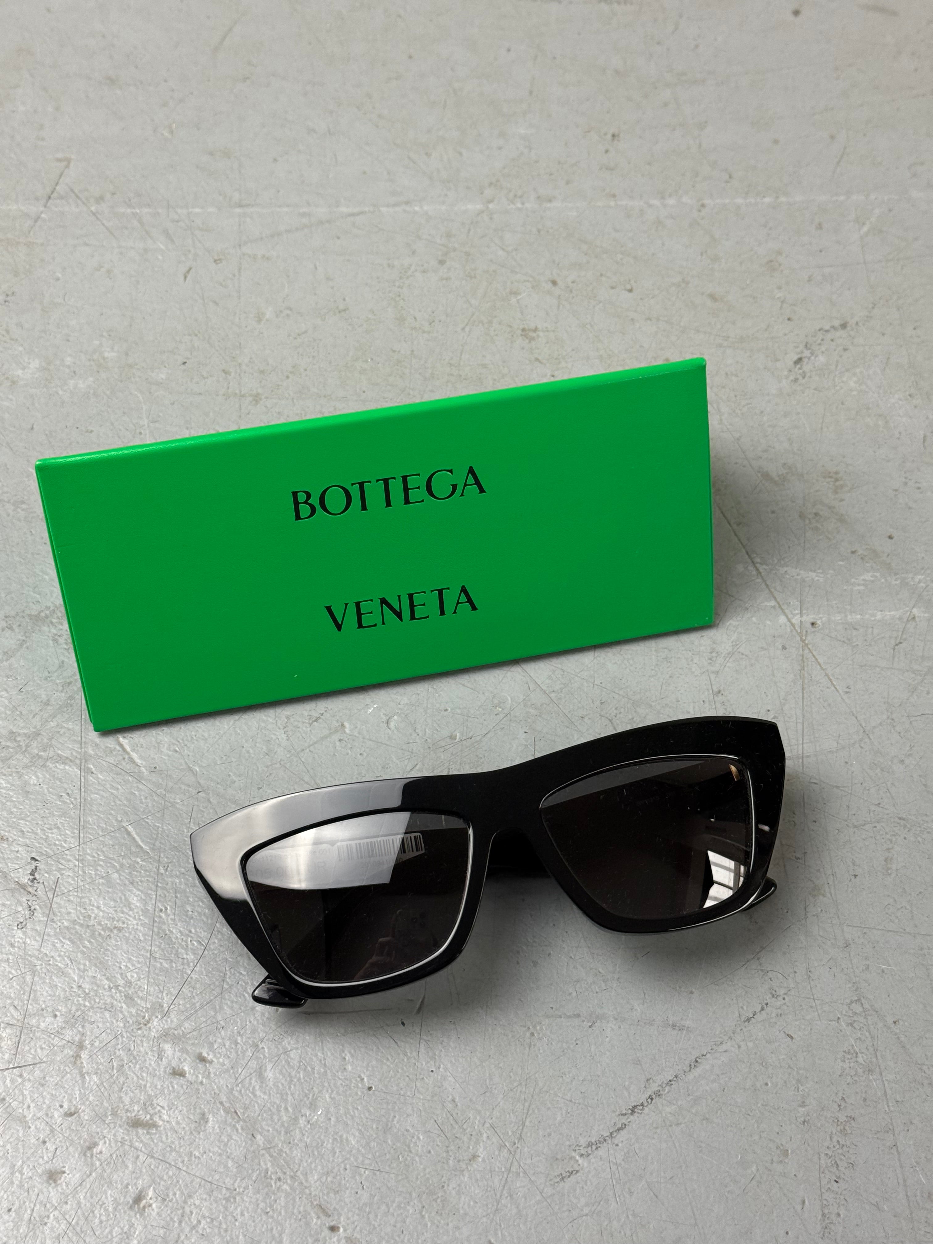 Bottega Veneta Black Sunglasses Unisex. Y2K Second Hand 2000s Fashion