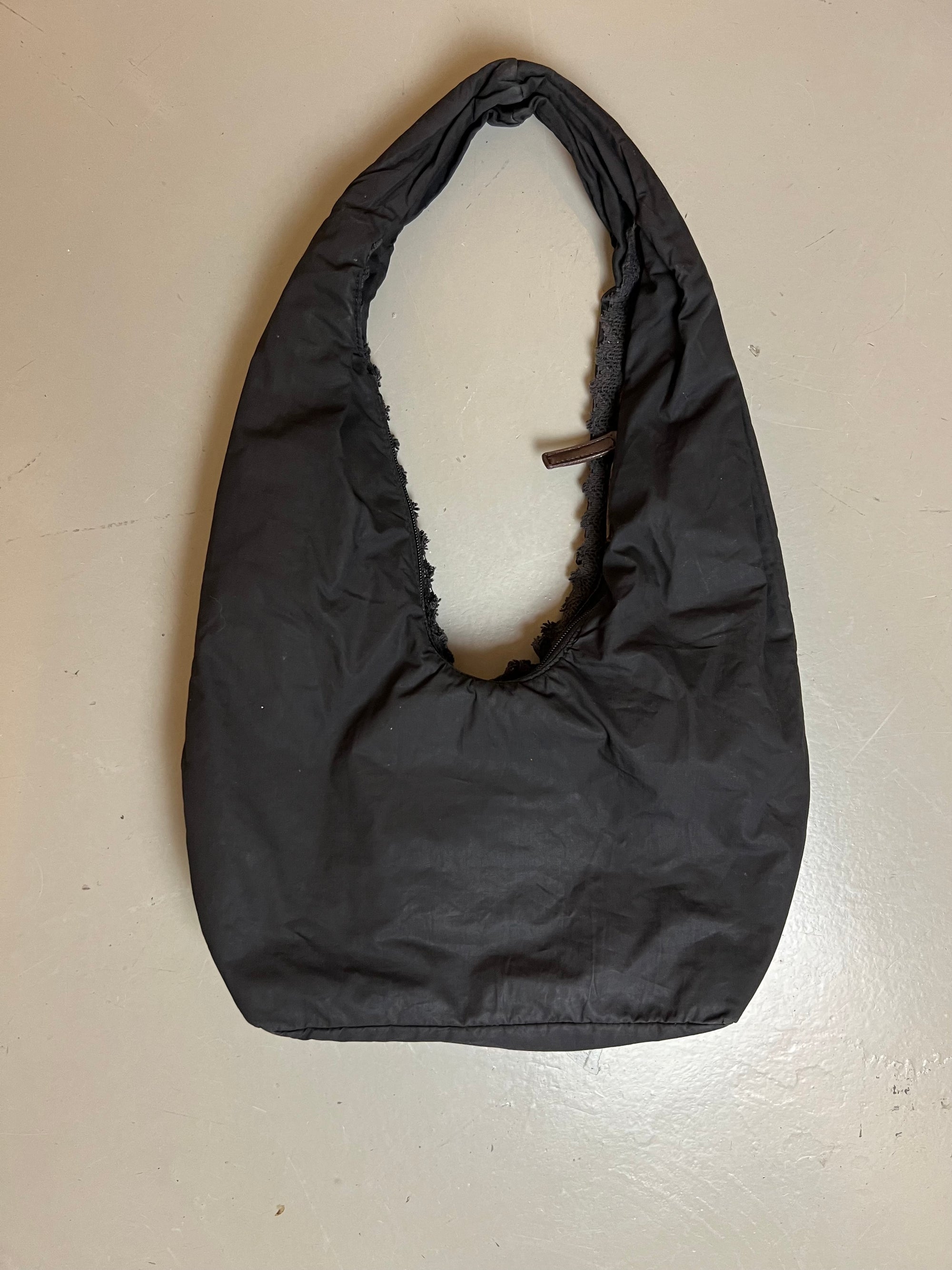 Vintage Detailed Sling Bag