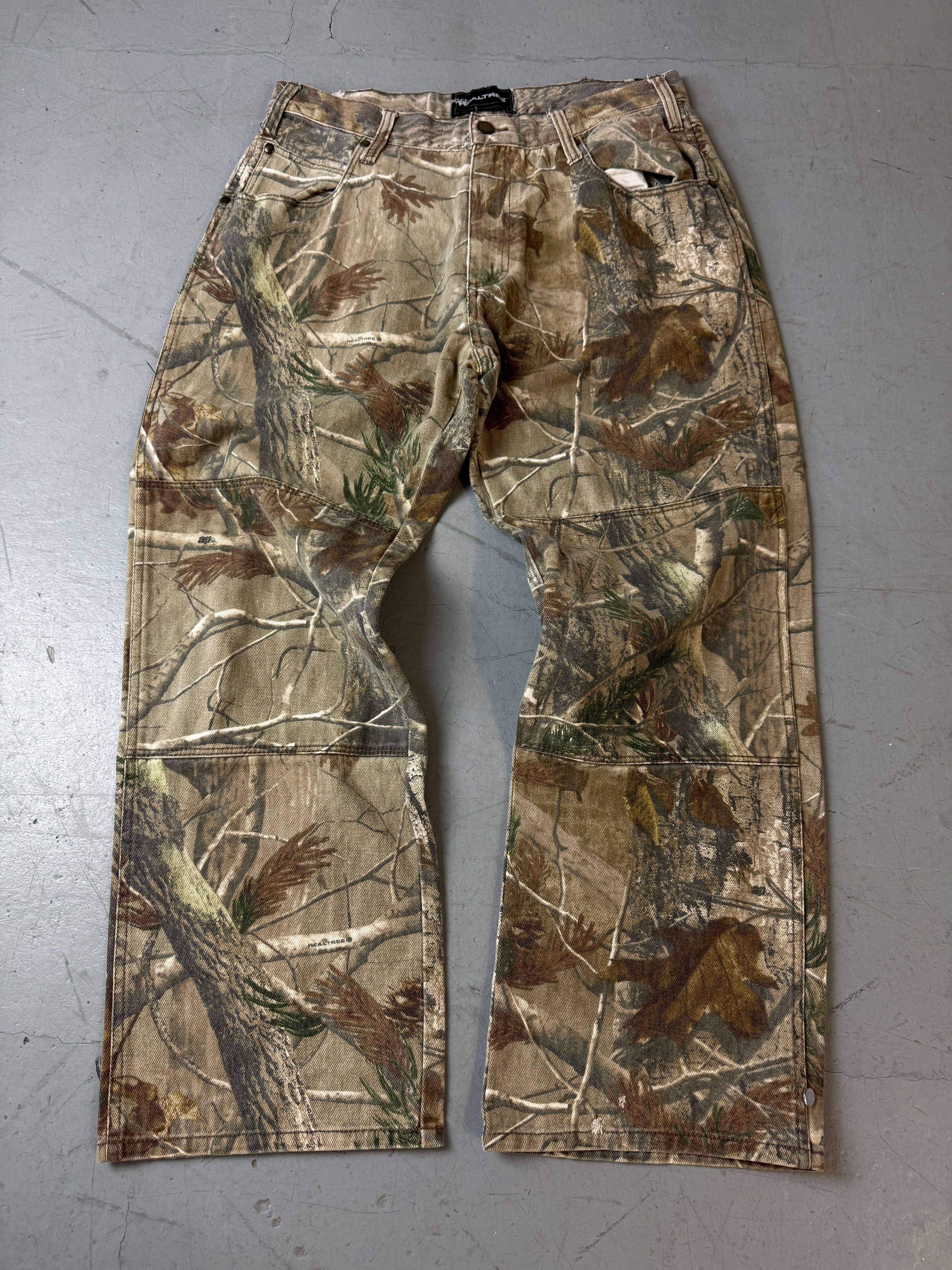 Vintage Realtree Camouflage Baggy Pants für Herren. Y2K Second Hand 2000s Fashion