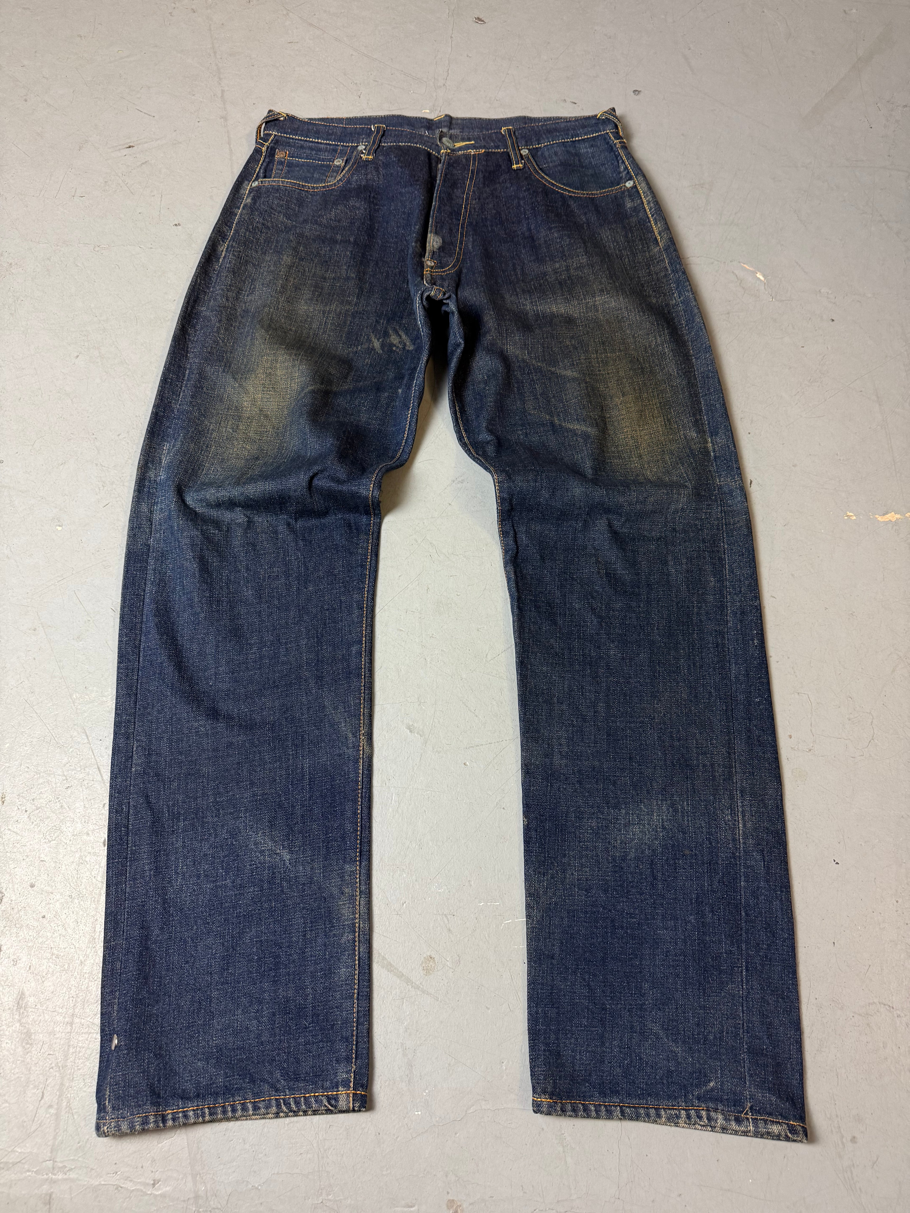 Produktbild von einer Vintage Evisu Dark Blue Straight Leg Denim Jeans von vorne