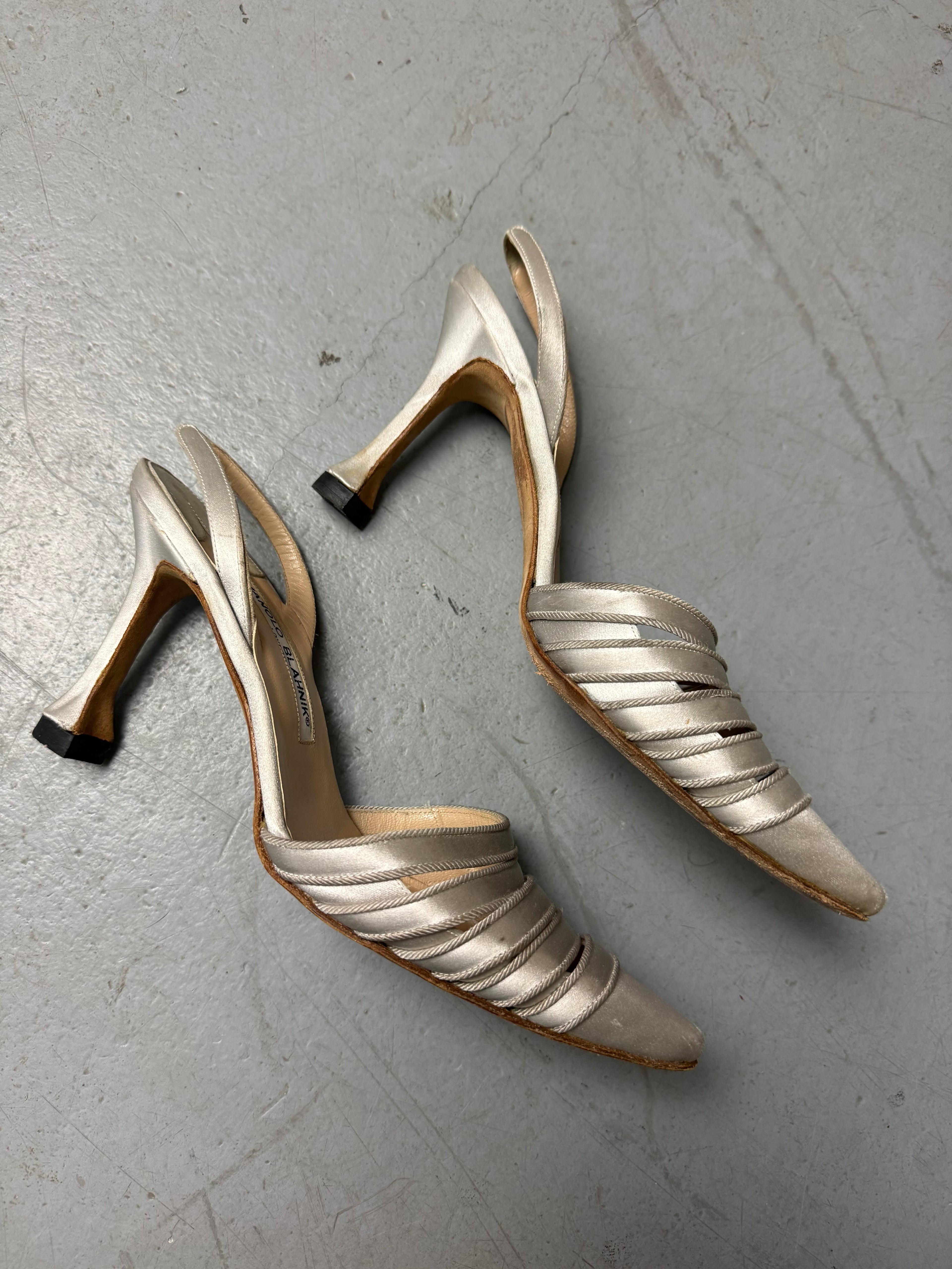 Vintage Manolo Blahnik Beige Pumps for girl’s. Y2K Second Hand 2000s Fashion 