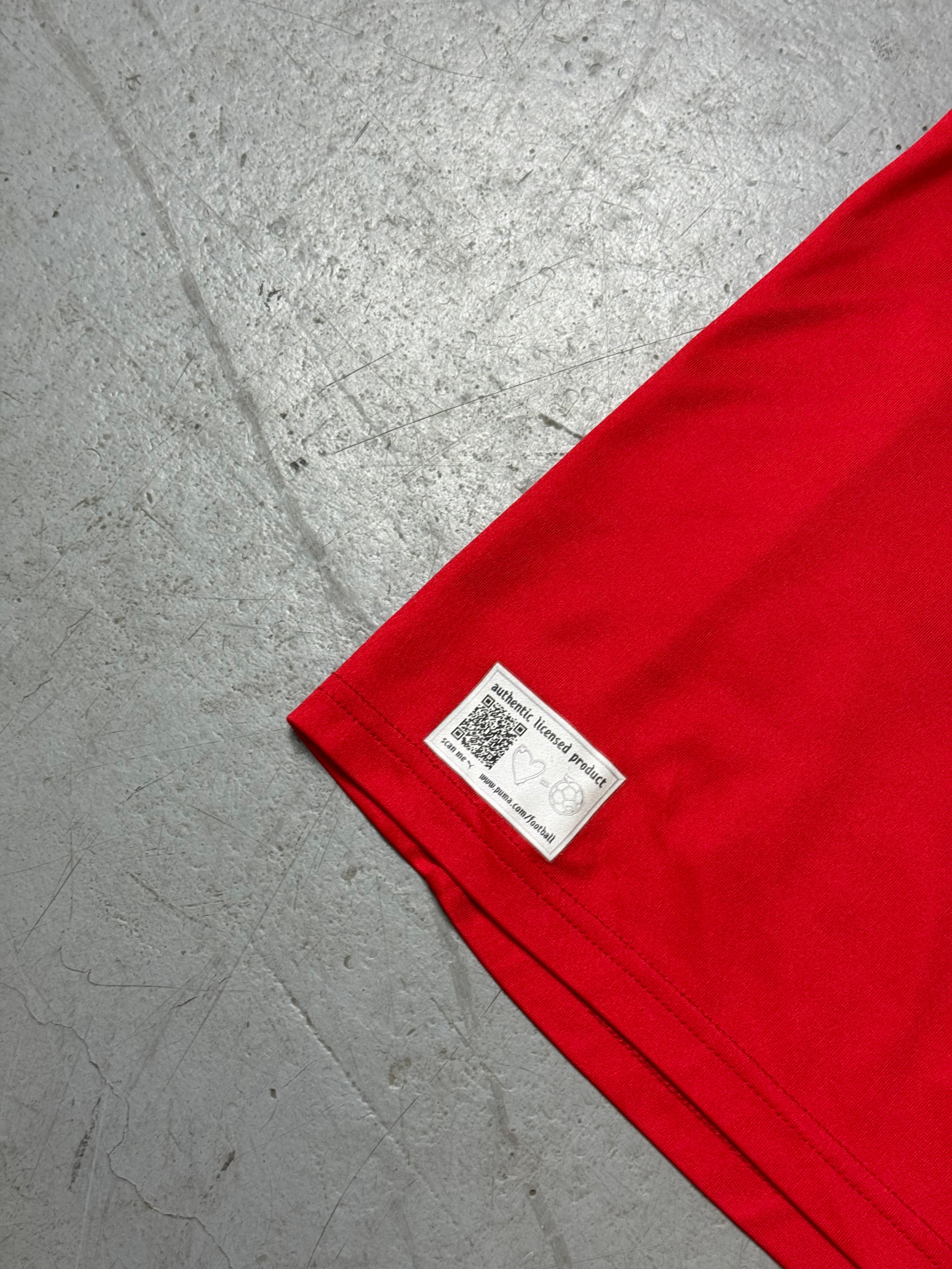 Vintage Puma VfB Stuttgart Jersey for boys. Y2K Second Hand 2000s Fashion 