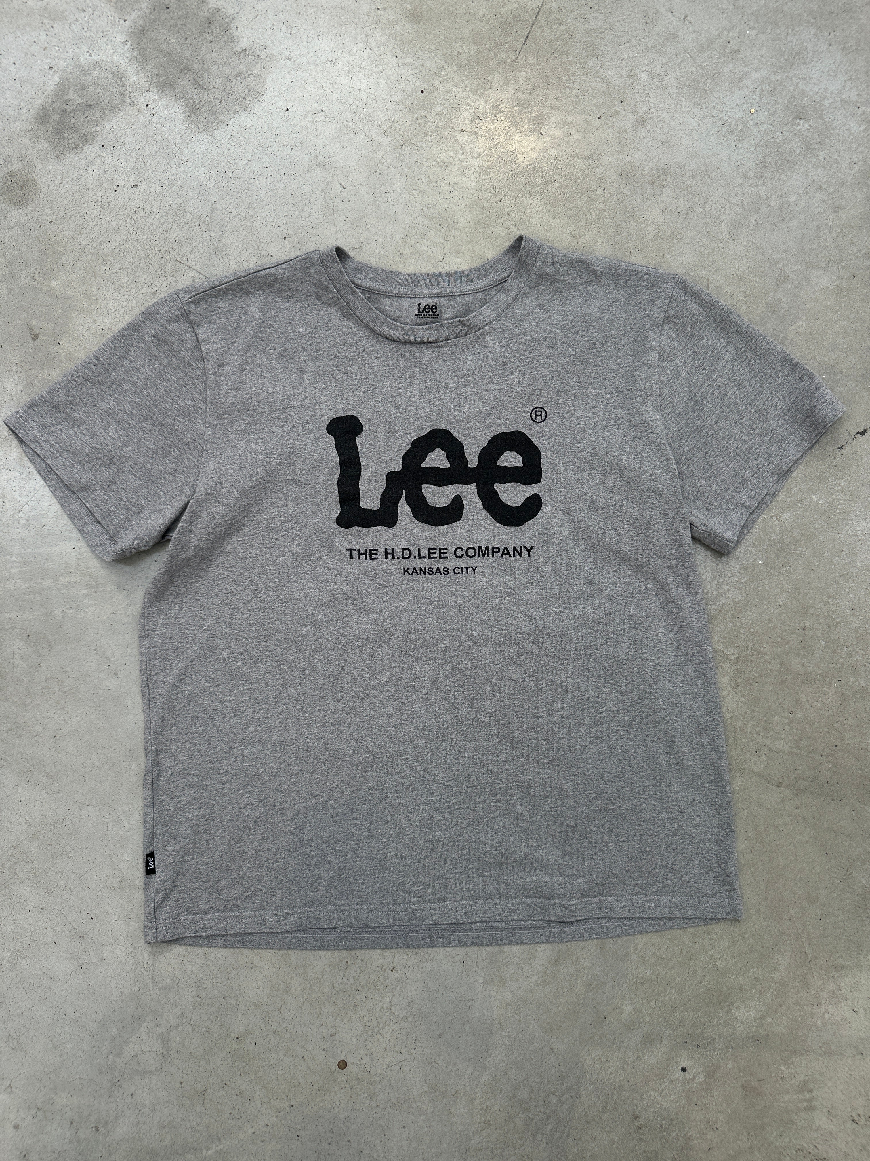 Vintage Lee Grey Printed T-Shirt L für Herren. Y2K Second Hand 2000s Fashion