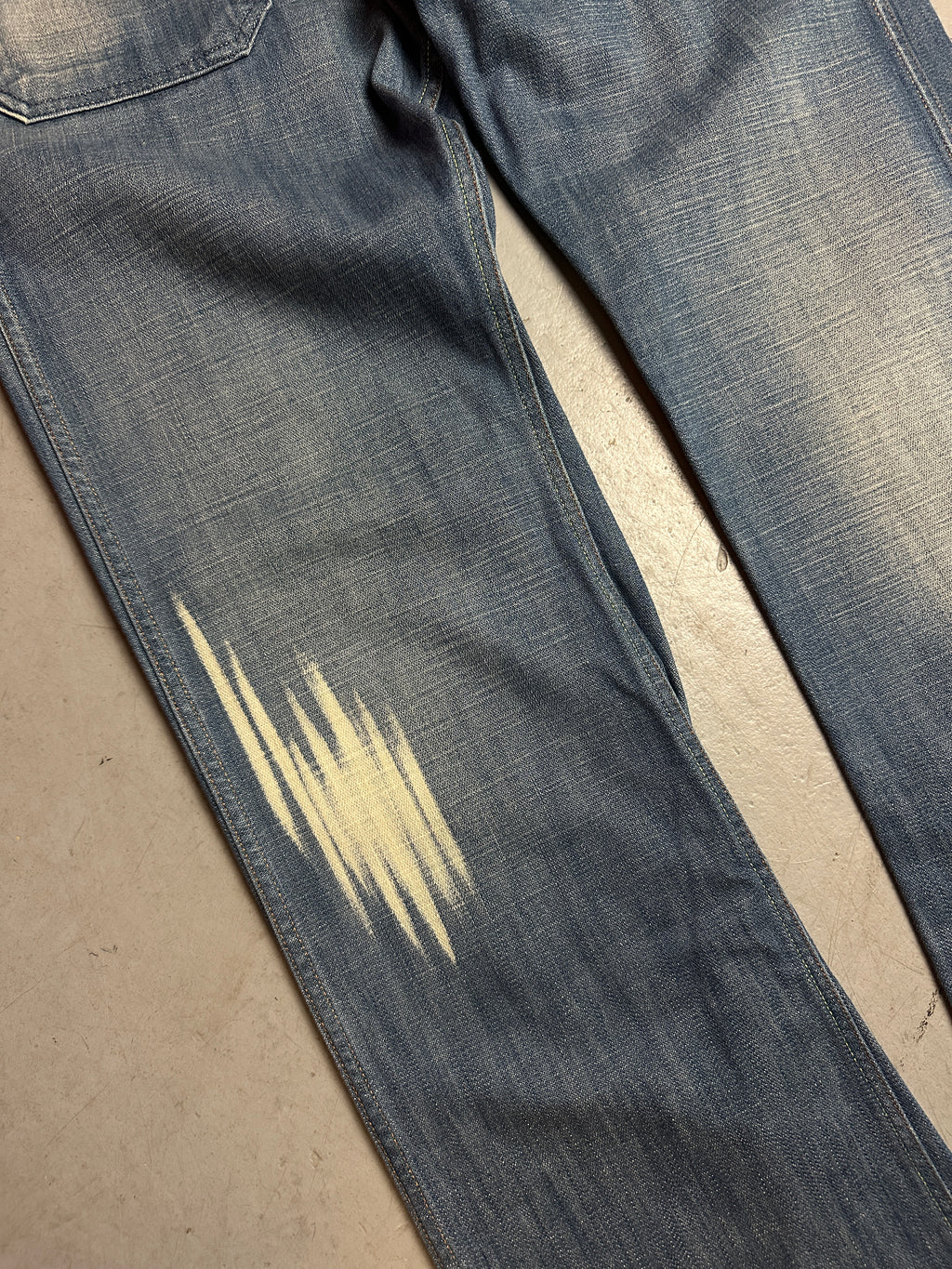 Detailbild von einer Vintage Diesel Bleached Denim von vorne