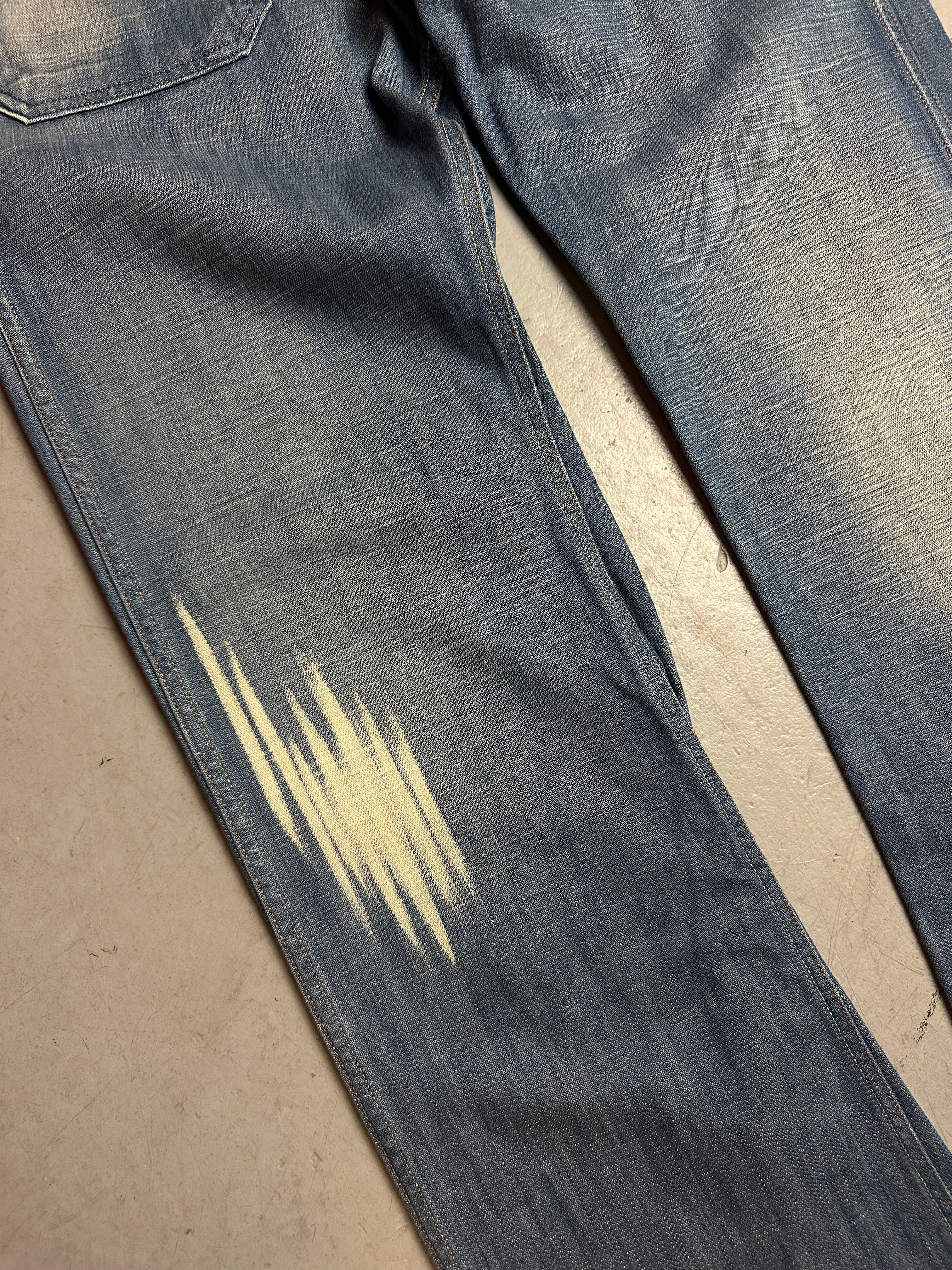 Detailbild von einer Vintage Diesel Bleached Denim von vorne