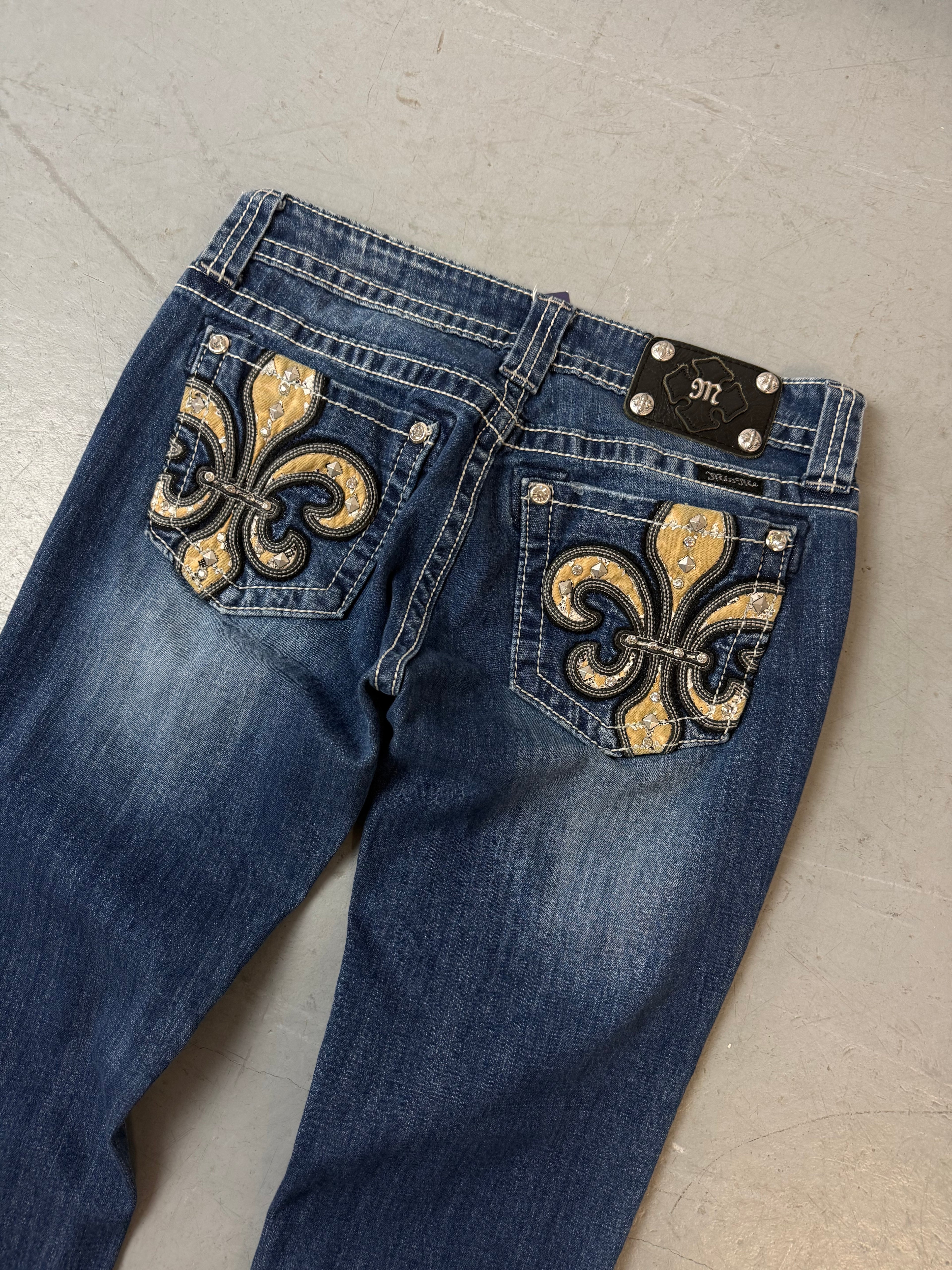 Vintage Miss Me Low Waist Capri Denim für Damen. Y2K Second Hand 2000s Fashion