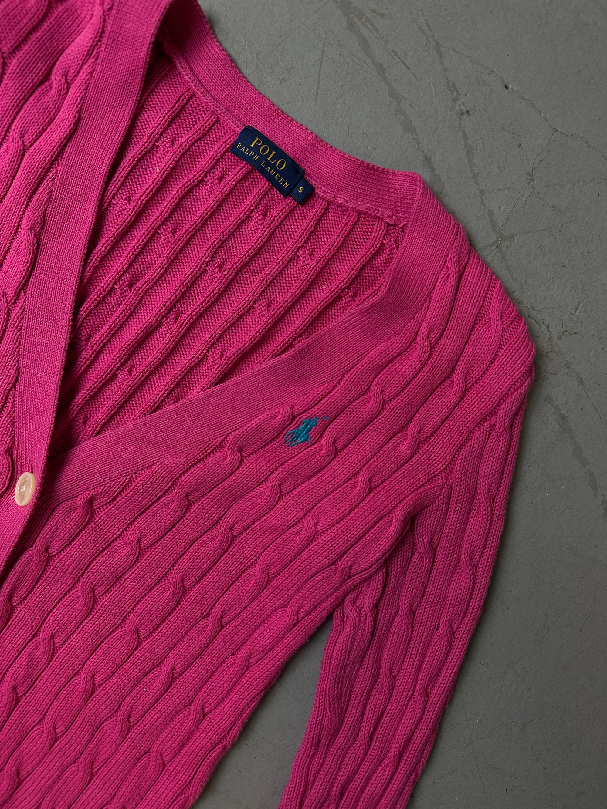 Detailliertes Produktbild von Vintage Pink Polo Ralph Lauren Cardigan S von vorne