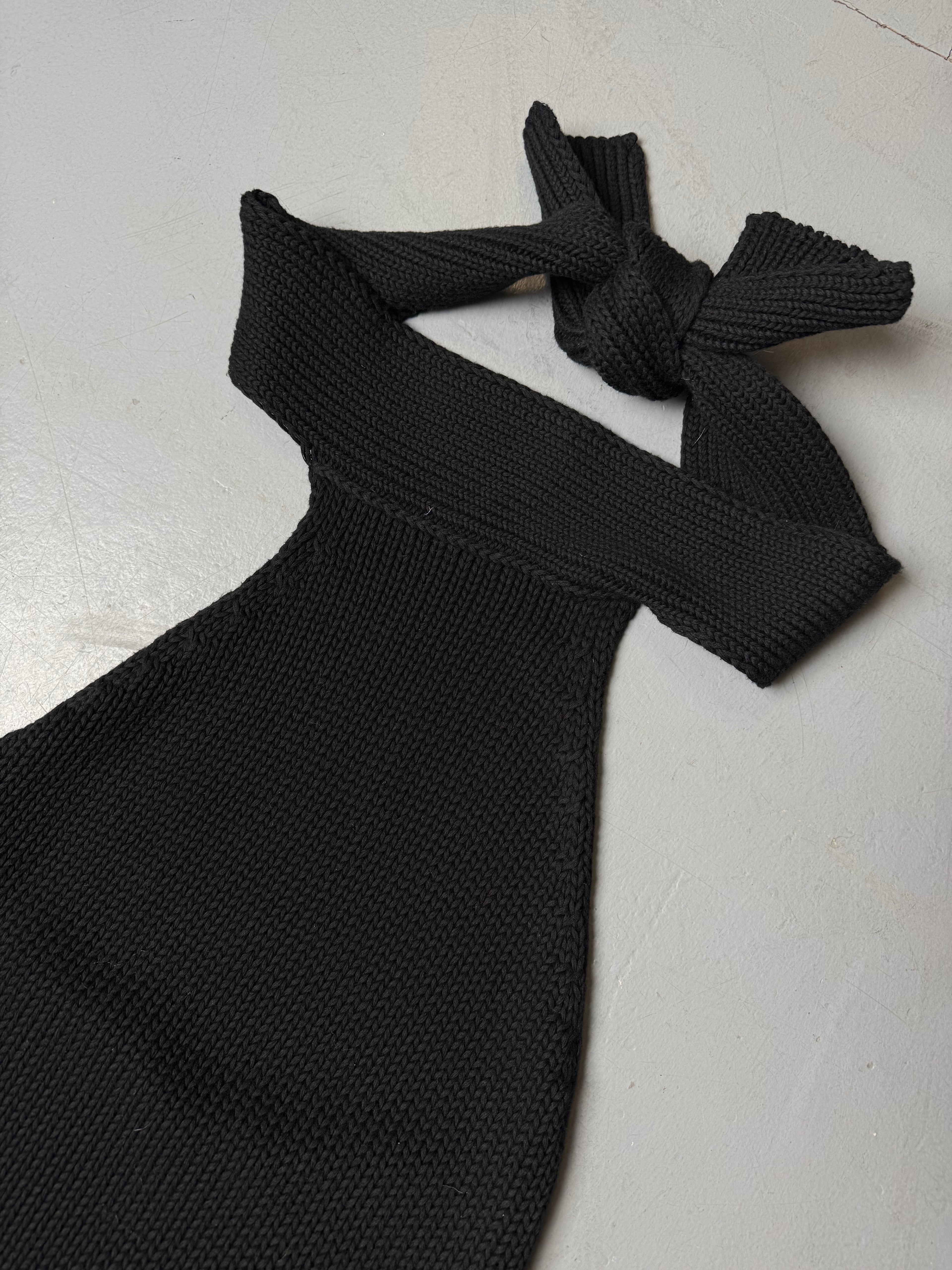 Vintage Sisley Black Backless Knit Top für Damen. Y2K Second Hand 2000s Fashion