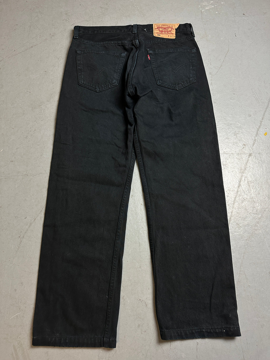 Productbild von Vintage Black Levis Denim M/L von hinten 