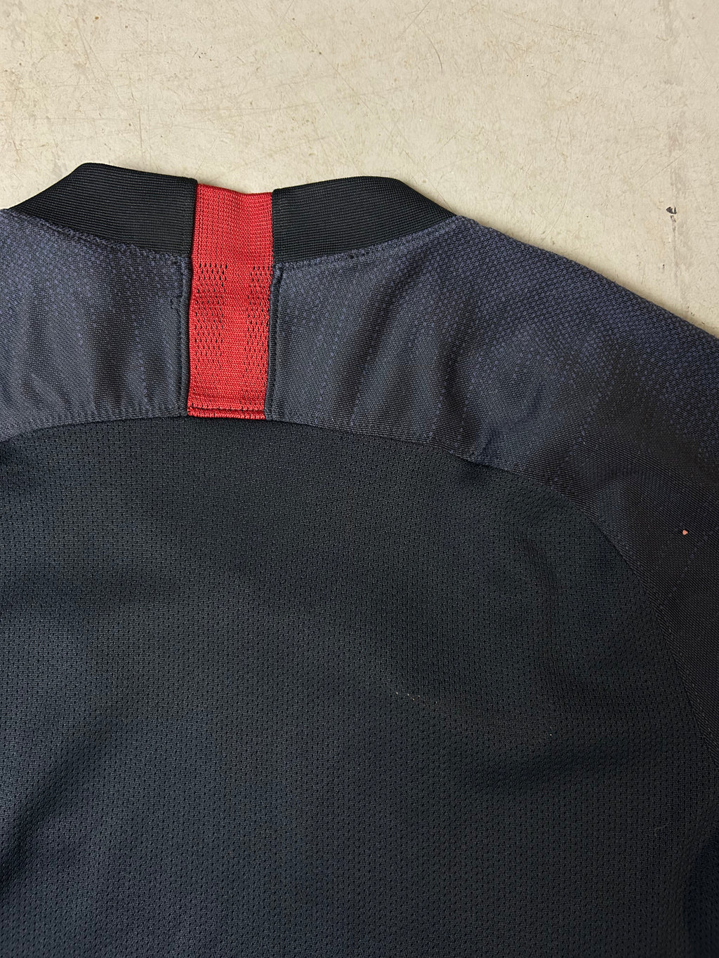 Detailliertes Produktbild von Vintage Nike Roma Jersey S von hinten