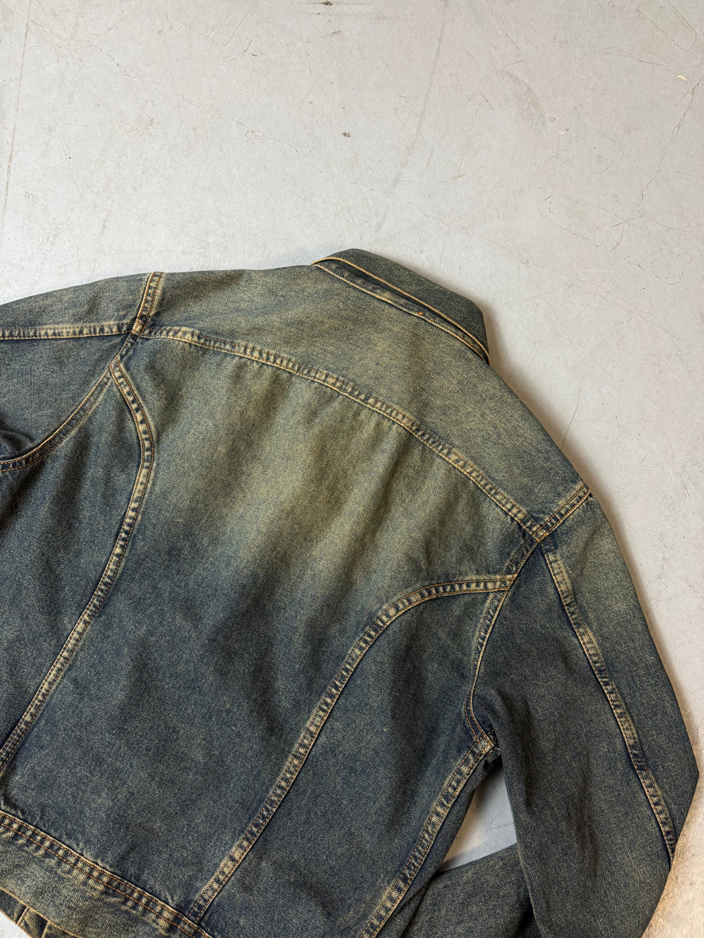 Detailliertes Produktbild von Vintage Diesel Green/Blue Washed Denim Jacket M von hinten