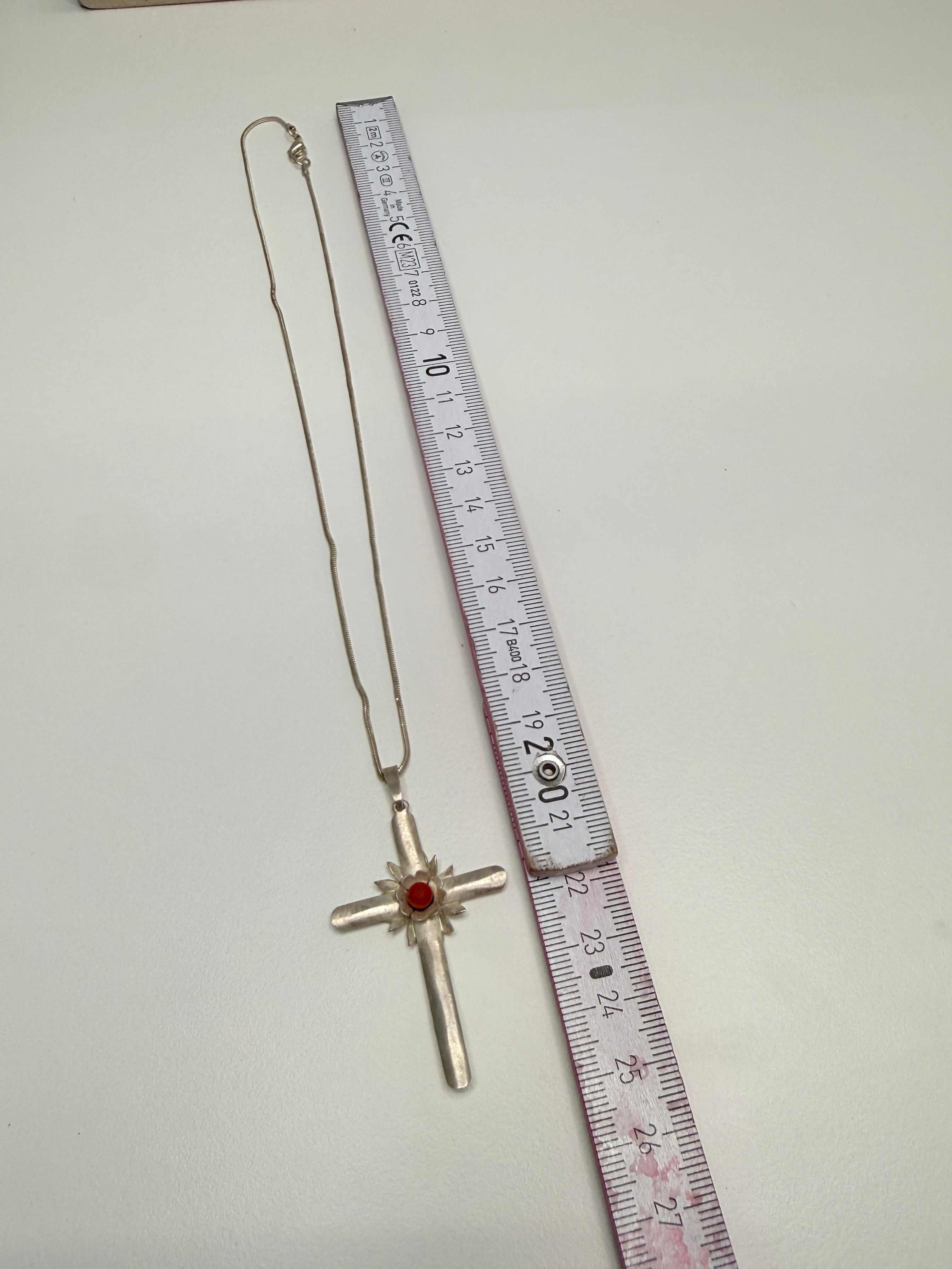 925 Sterlingsilber Kreuzanhänger mit Koralle & Schlangenkette