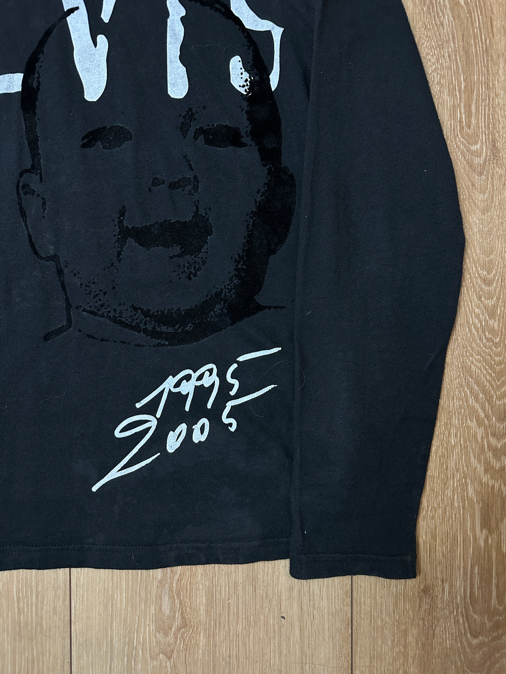 Detailbild Vintage Black Lee Longsleeve von vorne 